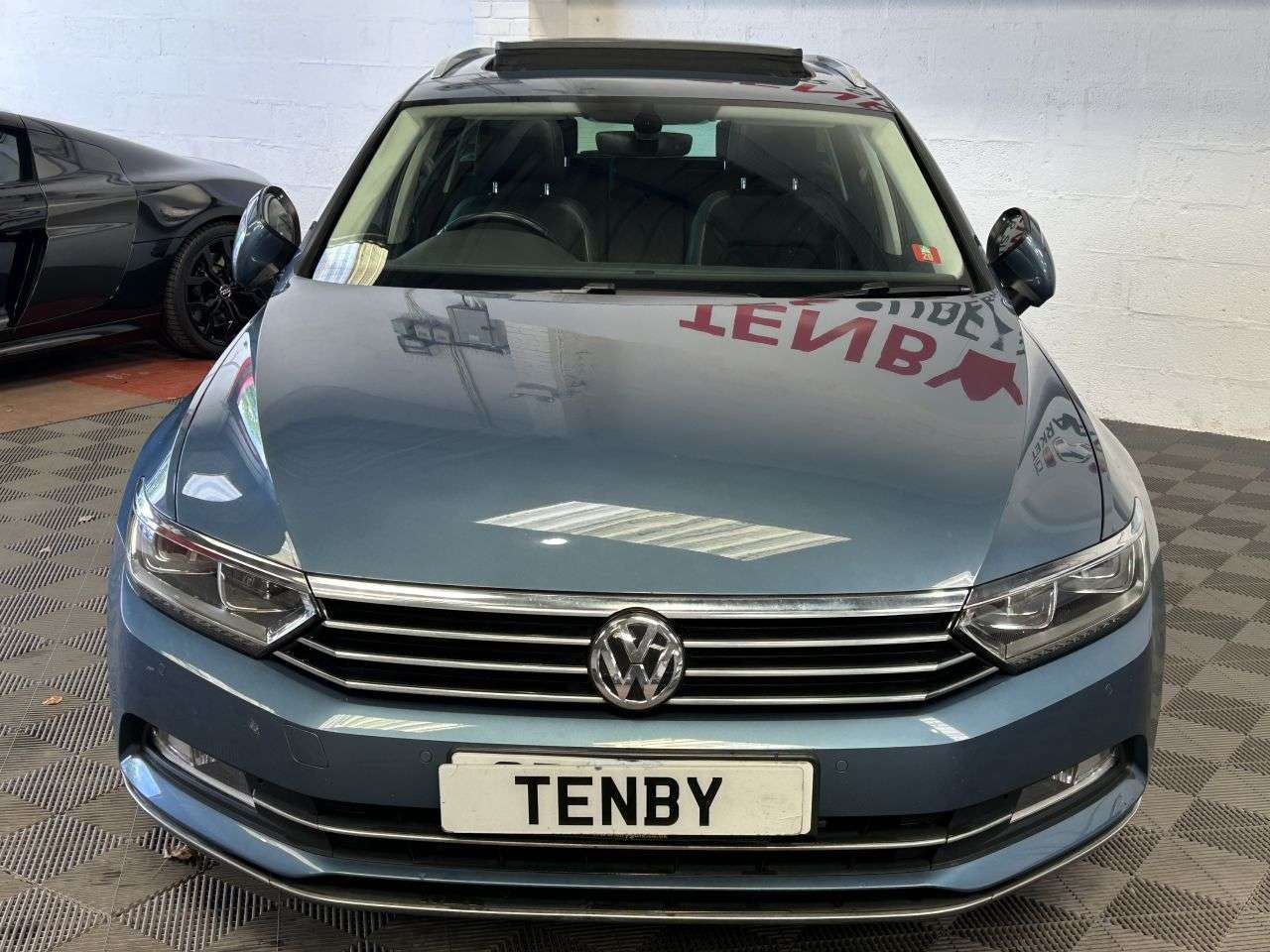 A 2018 VOLKSWAGEN PASSAT 2.0 TDI GT Estate 5dr Diesel DSG Euro 6 (s/s) (150 ps) A 2018 VOLKSWAGEN PASSAT 2.0 TDI GT Estate 5dr Diesel DSG Euro 6 (s/s) (150 ps)