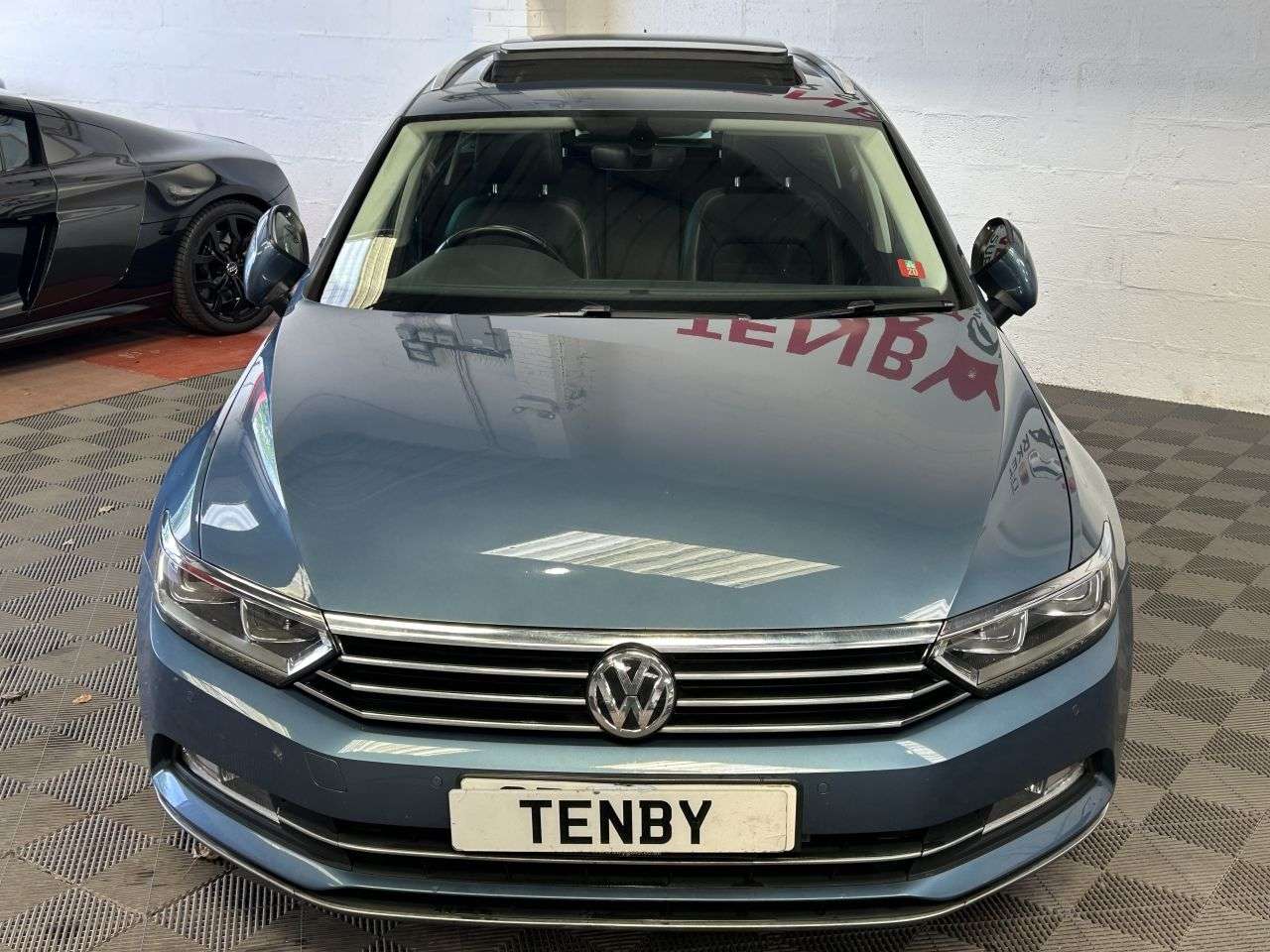 A 2018 VOLKSWAGEN PASSAT 2.0 TDI GT Estate 5dr Diesel DSG Euro 6 (s/s) (150 ps) A 2018 VOLKSWAGEN PASSAT 2.0 TDI GT Estate 5dr Diesel DSG Euro 6 (s/s) (150 ps)
