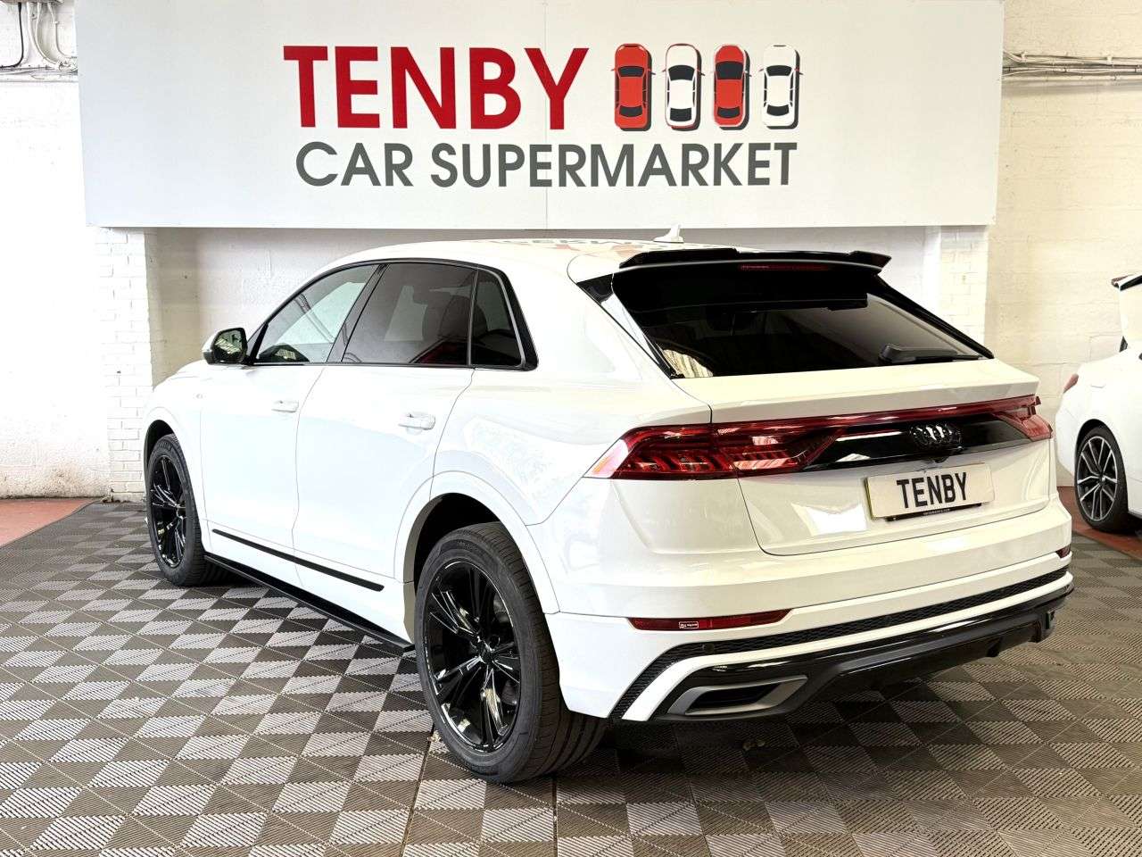 2019 AUDI Q8 2019 AUDI Q8