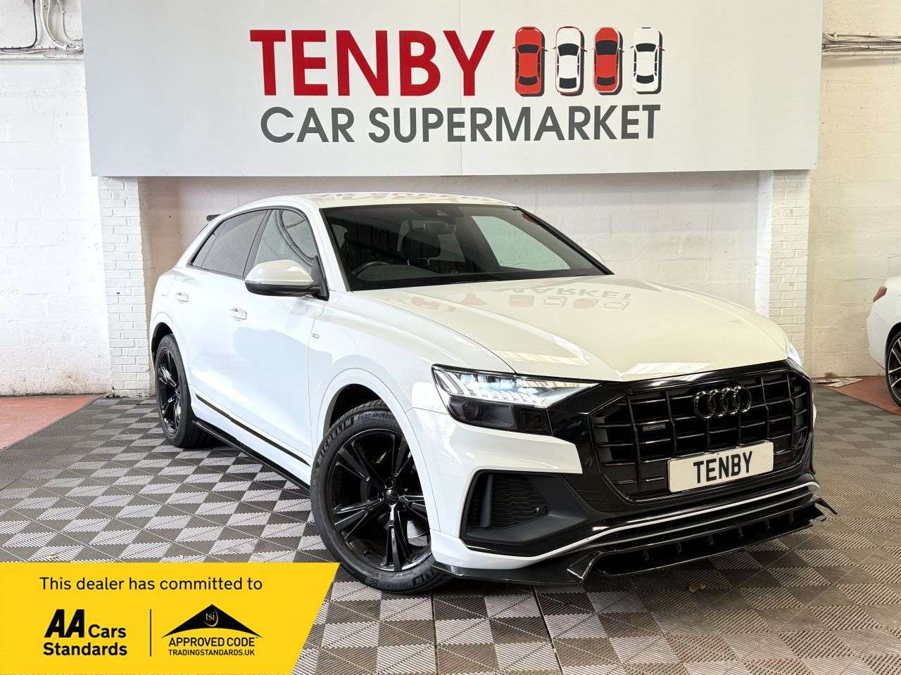 A 2019 AUDI Q8 3.0 TDI V6 50 S line SUV 5dr Diesel Tiptronic quattro Euro 6 (s/s) (286 ps) A 2019 AUDI Q8 3.0 TDI V6 50 S line SUV 5dr Diesel Tiptronic quattro Euro 6 (s/s) (286 ps)