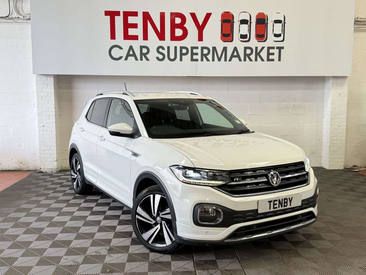 A 2019 VOLKSWAGEN T-CROSS 1.0 TSI R-Line SUV 5dr Petrol DSG Euro 6 (s/s) (115 ps) A 2019 VOLKSWAGEN T-CROSS 1.0 TSI R-Line SUV 5dr Petrol DSG Euro 6 (s/s) (115 ps)