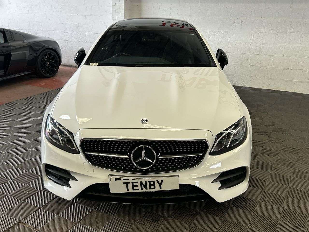 A 2018 MERCEDES E CLASS E 220 D AMG LINE PREMIUM A 2018 MERCEDES E CLASS E 220 D AMG LINE PREMIUM