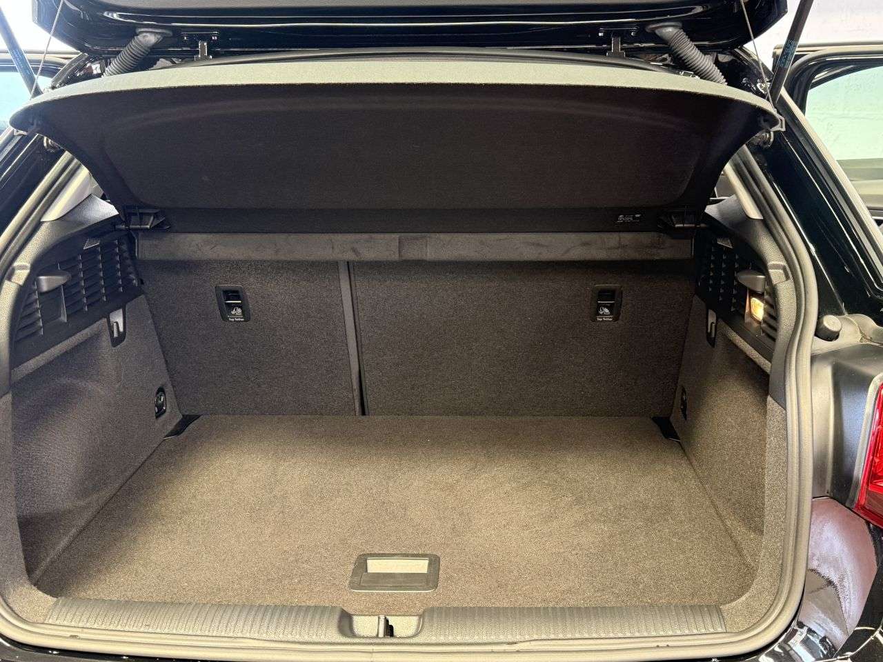 2017 AUDI Q2 2017 AUDI Q2