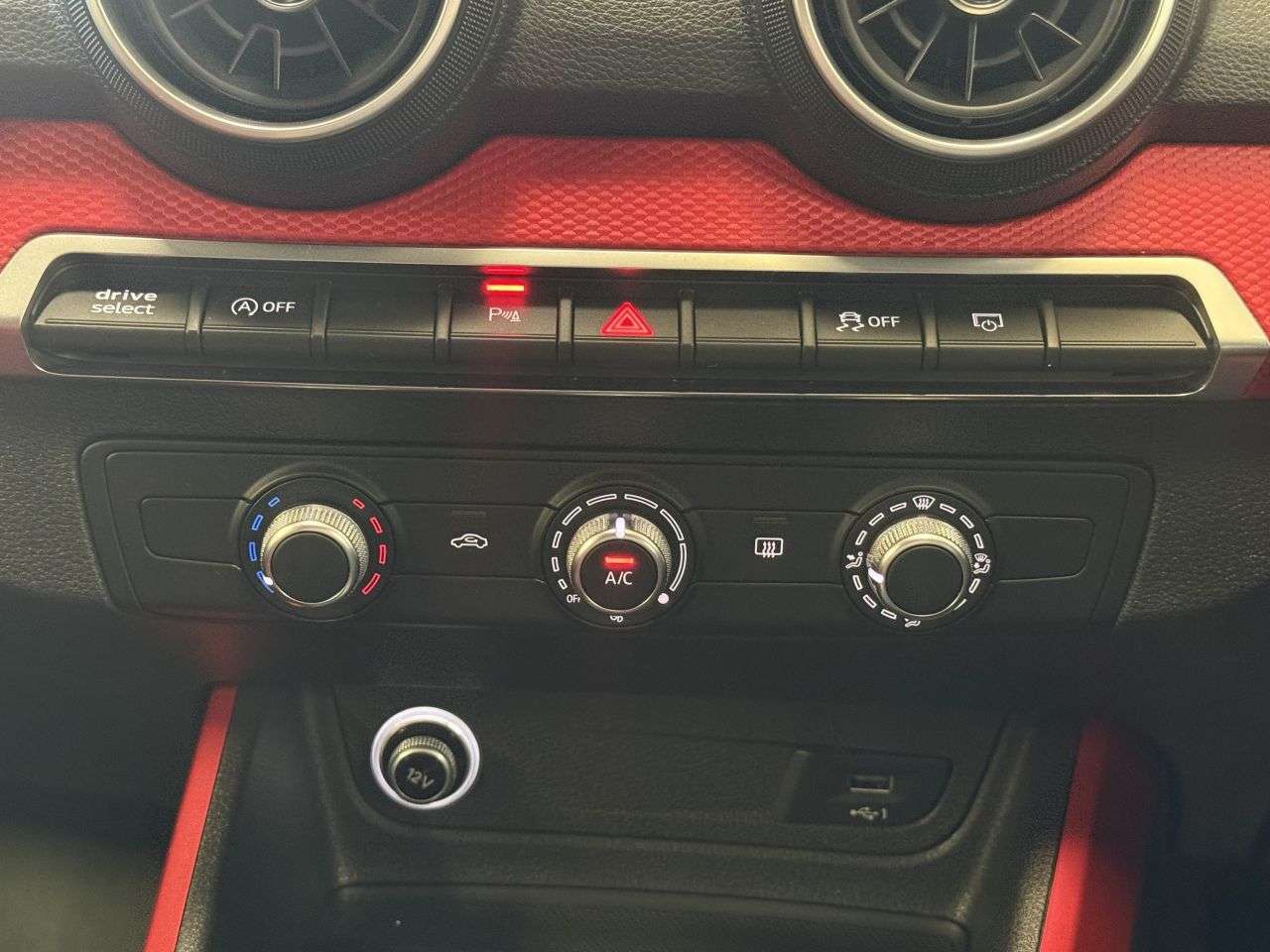 2017 AUDI Q2 2017 AUDI Q2