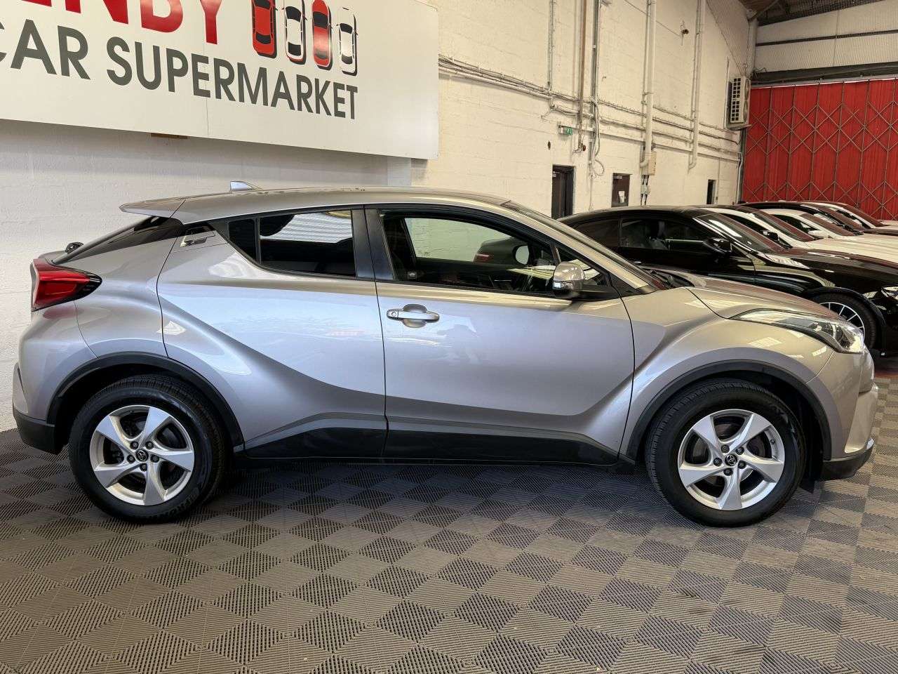 2018 TOYOTA C-HR 2018 TOYOTA C-HR
