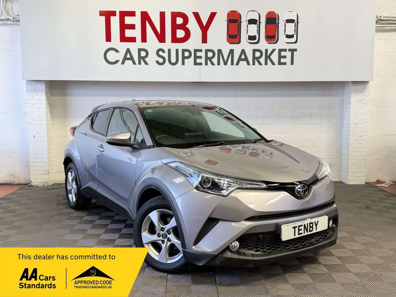 A 2018 TOYOTA C-HR 1.2 VVT-i Icon SUV 5dr Petrol Manual Euro 6 (s/s) (115 ps) REV CAMERA+LANE A 2018 TOYOTA C-HR 1.2 VVT-i Icon SUV 5dr Petrol Manual Euro 6 (s/s) (115 ps) REV CAMERA+LANE