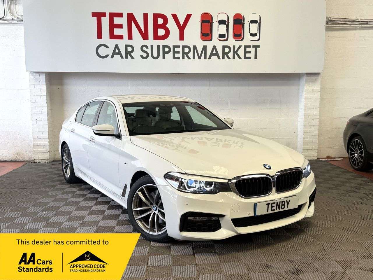 A 2017 BMW 5 SERIES 2.0 520d M Sport Saloon 4dr Diesel Auto Euro 6 (s/s) (190 ps) SAT NAV+ADP C A 2017 BMW 5 SERIES 2.0 520d M Sport Saloon 4dr Diesel Auto Euro 6 (s/s) (190 ps) SAT NAV+ADP C