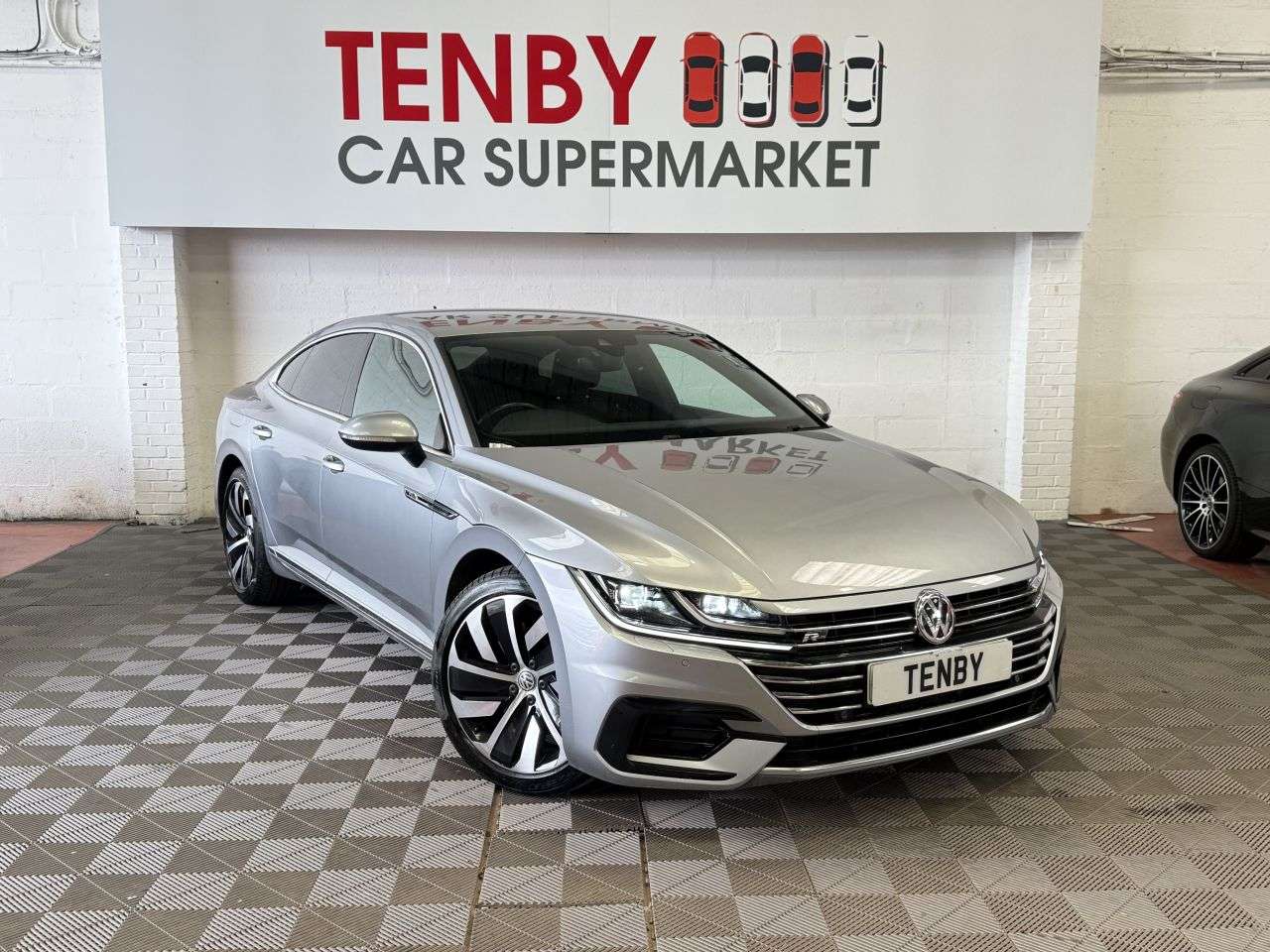 A 2017 VOLKSWAGEN ARTEON 2.0 TSI R-Line Fastback 5dr Petrol DSG 4Motion Euro 6 (s/s) (280 ps) FHTD S A 2017 VOLKSWAGEN ARTEON 2.0 TSI R-Line Fastback 5dr Petrol DSG 4Motion Euro 6 (s/s) (280 ps) FHTD S