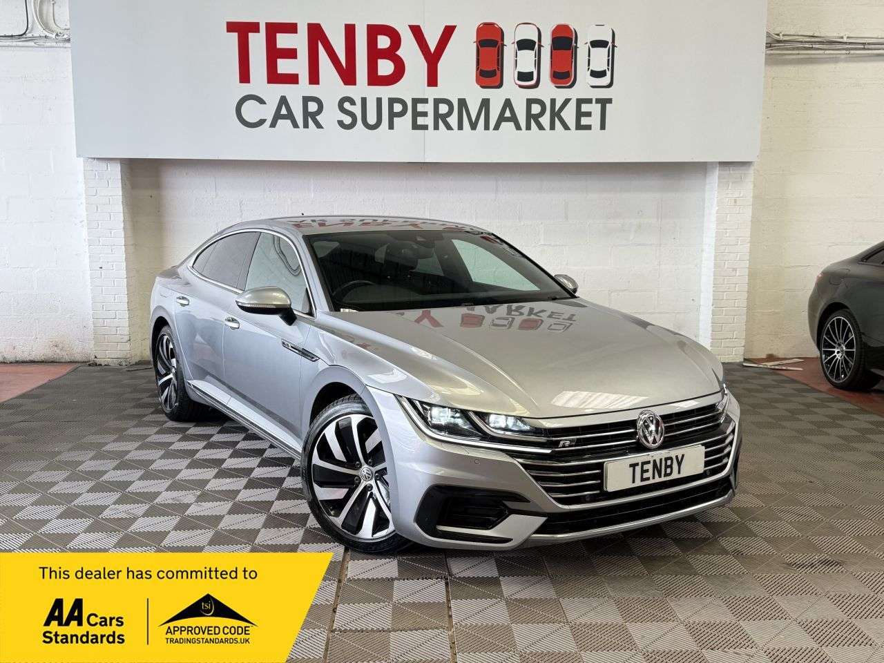 A 2017 VOLKSWAGEN ARTEON 2.0 TSI R-Line Fastback 5dr Petrol DSG 4Motion Euro 6 (s/s) (280 ps) FHTD S A 2017 VOLKSWAGEN ARTEON 2.0 TSI R-Line Fastback 5dr Petrol DSG 4Motion Euro 6 (s/s) (280 ps) FHTD S