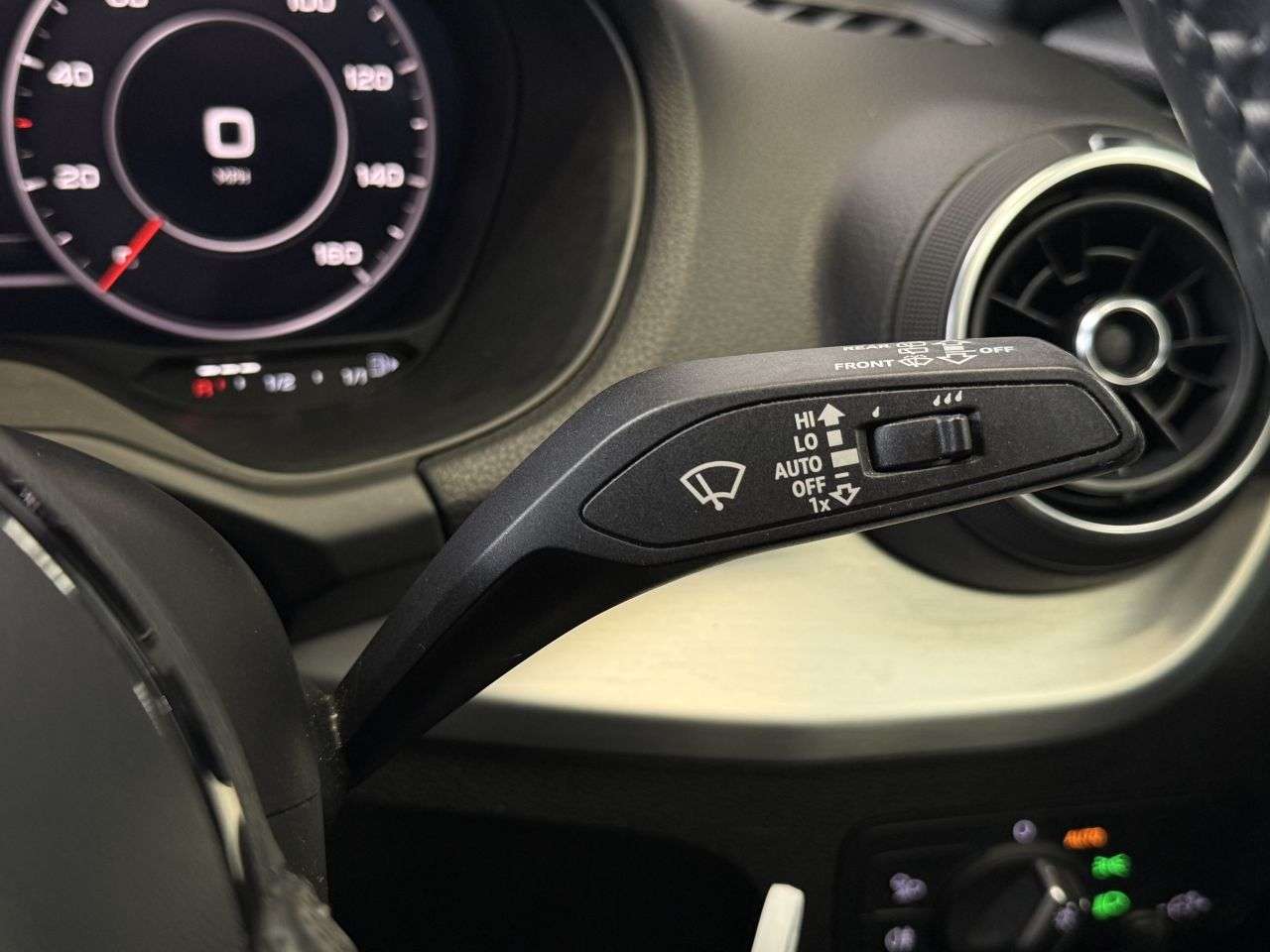 2017 AUDI Q2 2017 AUDI Q2