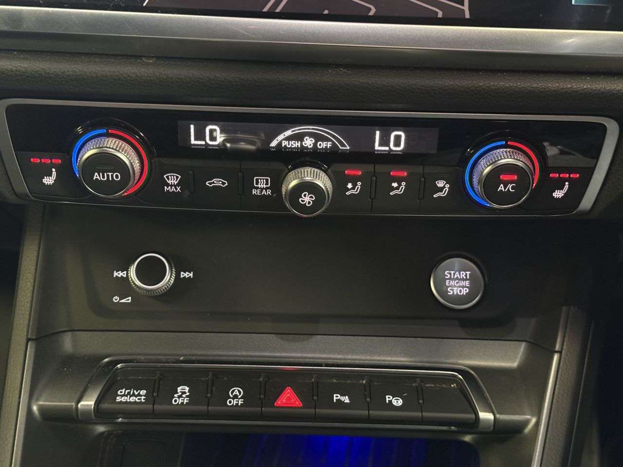 2019 AUDI Q3 2019 AUDI Q3