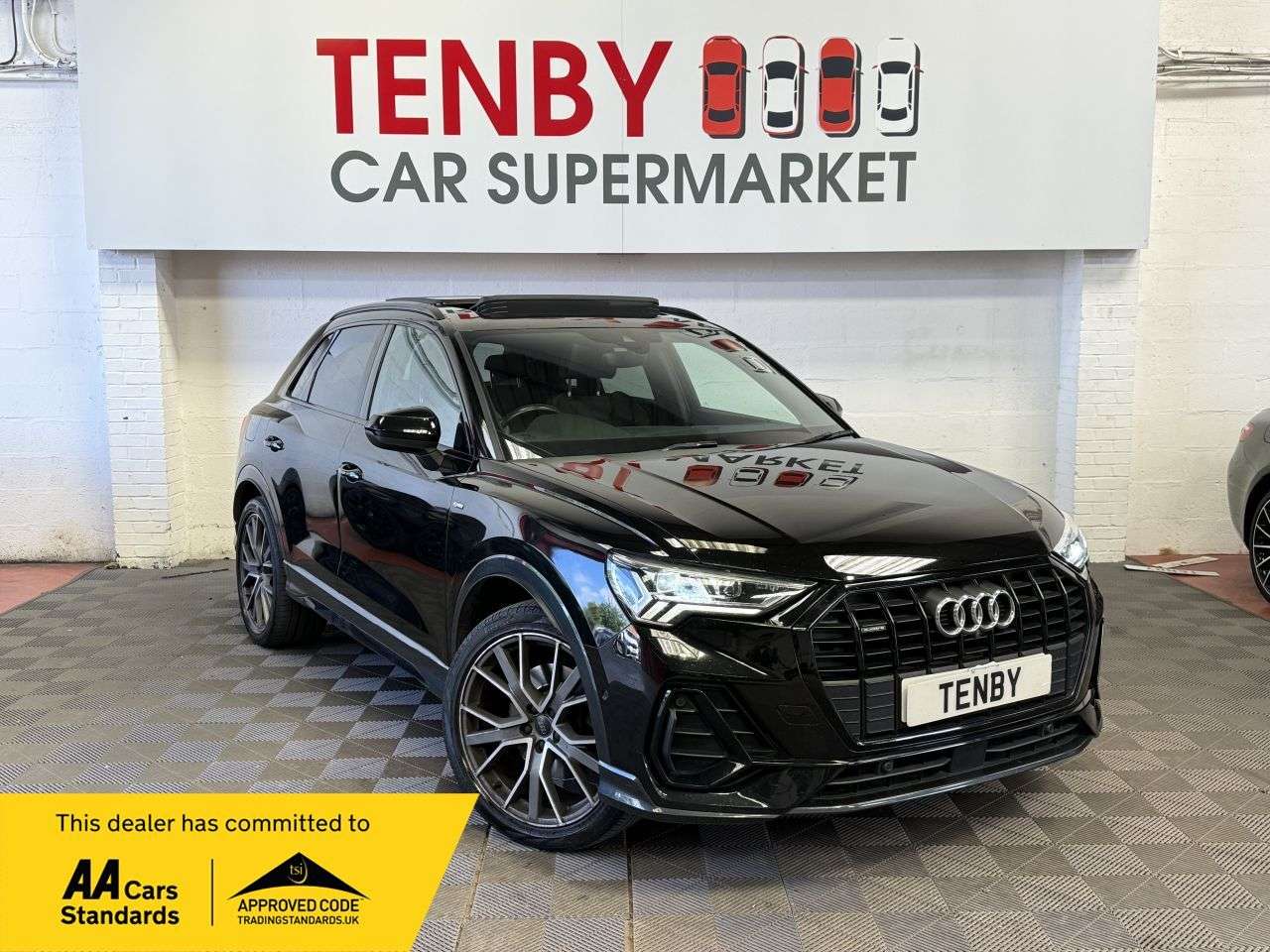 A 2019 AUDI Q3 2.0 TFSI 45 Vorsprung SUV 5dr Petrol S Tronic quattro Euro 6 (s/s) (230 ps) A 2019 AUDI Q3 2.0 TFSI 45 Vorsprung SUV 5dr Petrol S Tronic quattro Euro 6 (s/s) (230 ps)