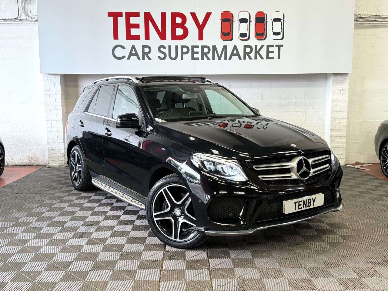 A 2016 MERCEDES-BENZ GLE 2.1 GLE250d AMG Line (Premium Plus) SUV 5dr Diesel G-Tronic 4MATIC Euro 6 ( A 2016 MERCEDES-BENZ GLE 2.1 GLE250d AMG Line (Premium Plus) SUV 5dr Diesel G-Tronic 4MATIC Euro 6 (