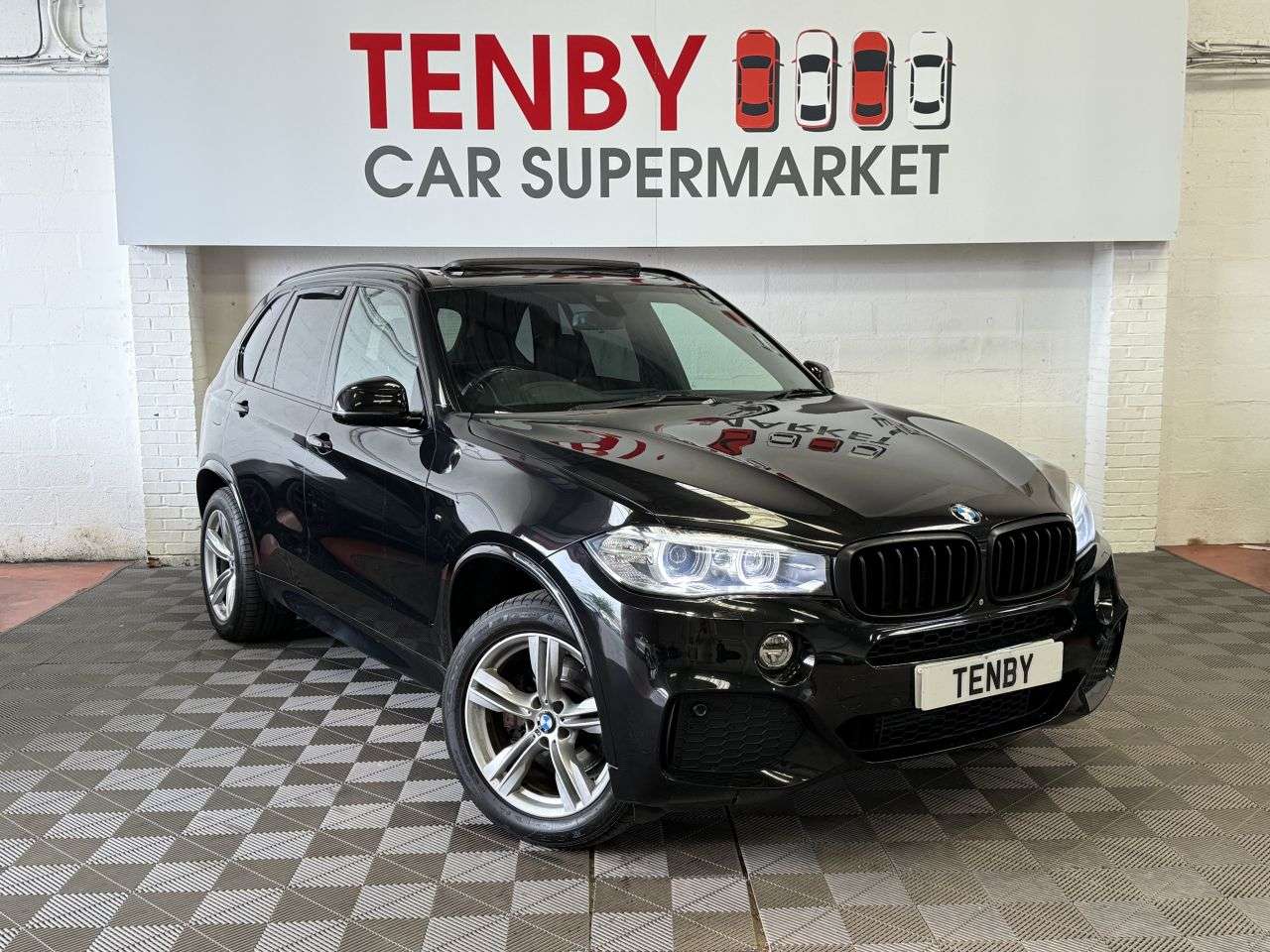 A 2015 BMW X5 3.0 40d M Sport SUV 5dr Diesel Auto xDrive Euro 6 (s/s) (313 ps) SAT NAV+FH A 2015 BMW X5 3.0 40d M Sport SUV 5dr Diesel Auto xDrive Euro 6 (s/s) (313 ps) SAT NAV+FH