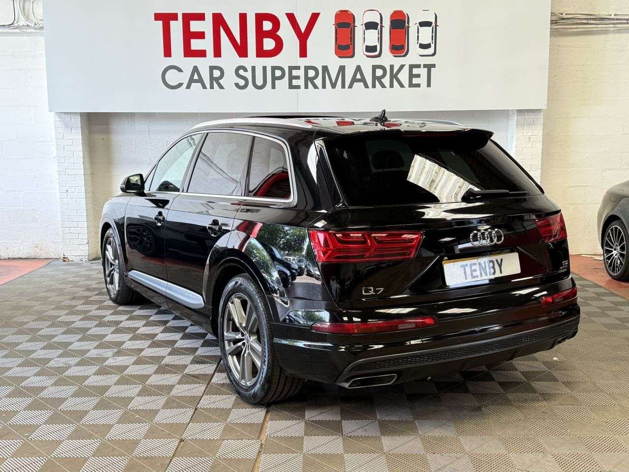 2015 AUDI Q7 2015 AUDI Q7