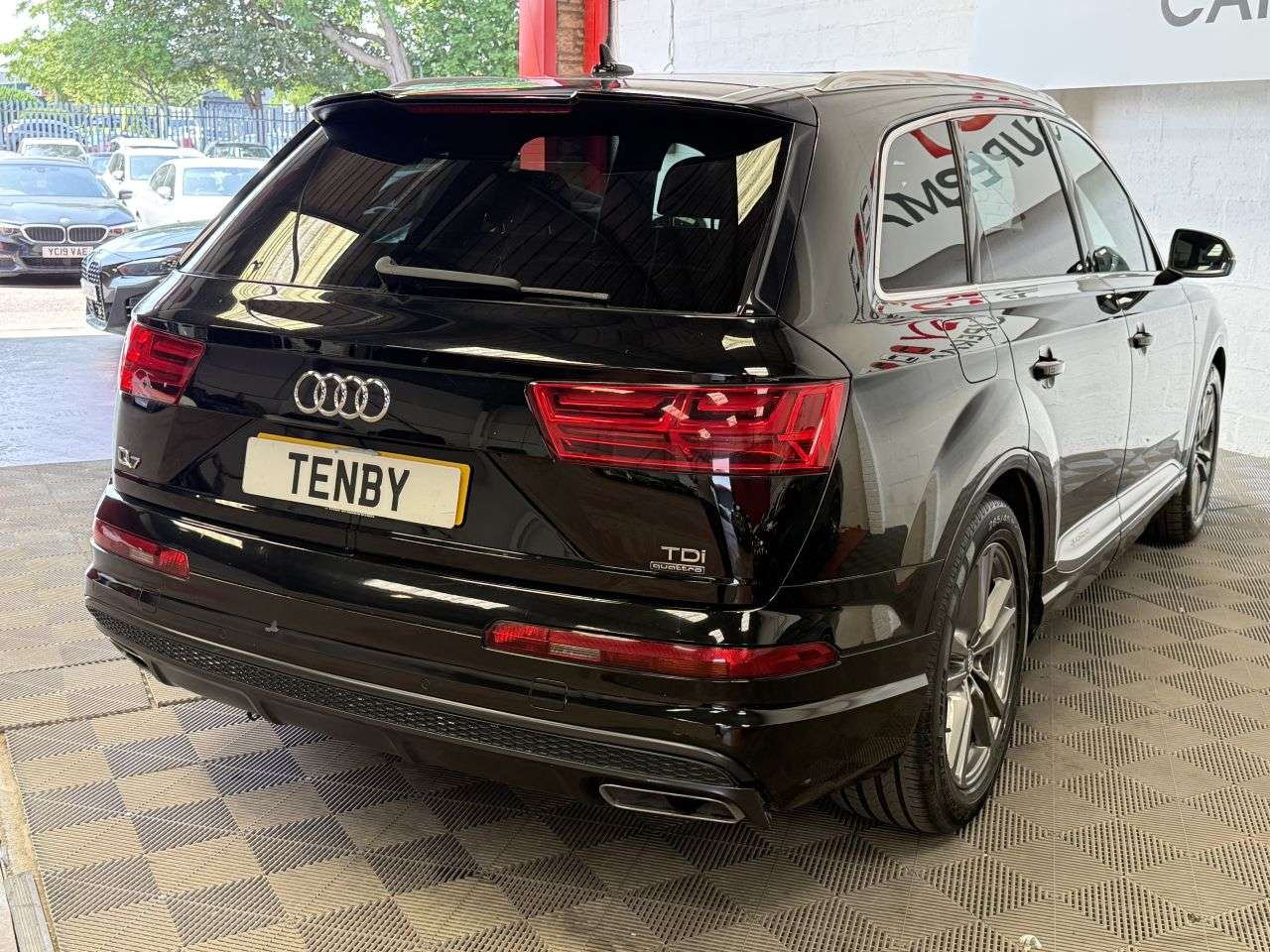 2015 AUDI Q7 2015 AUDI Q7