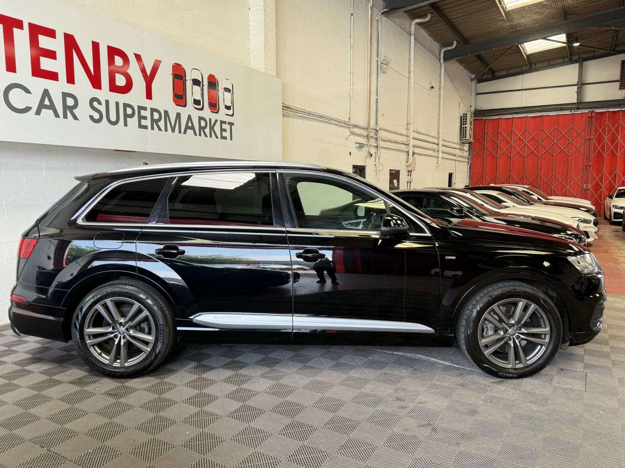 2015 AUDI Q7 2015 AUDI Q7