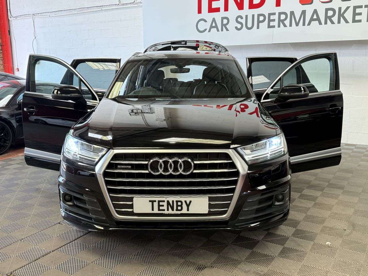2015 AUDI Q7 2015 AUDI Q7