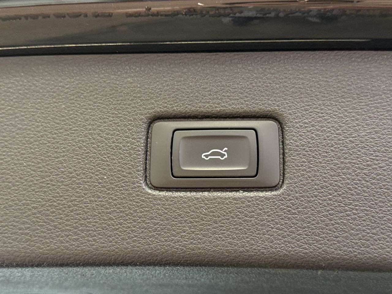 2015 AUDI Q7 2015 AUDI Q7