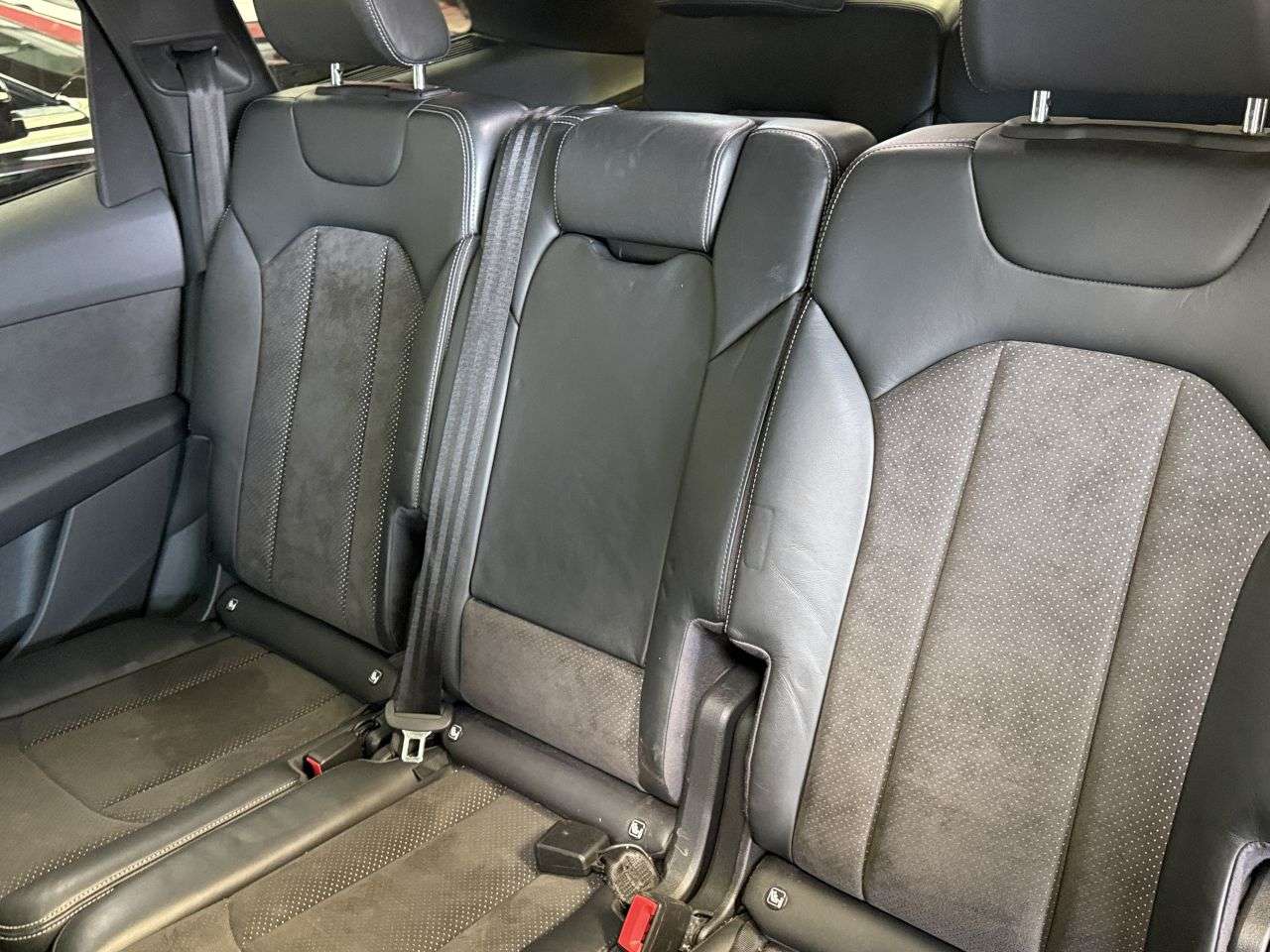2015 AUDI Q7 2015 AUDI Q7