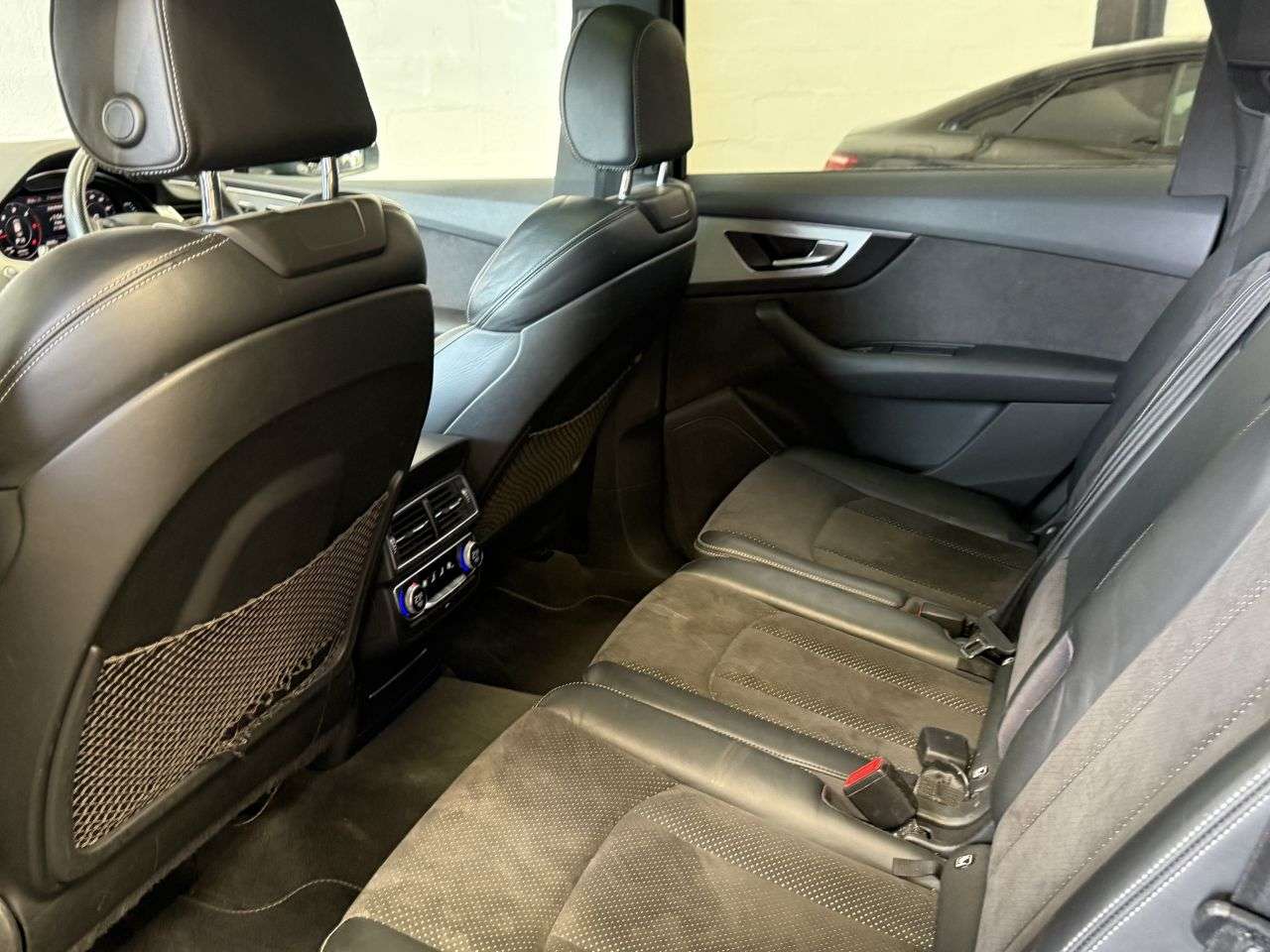 2015 AUDI Q7 2015 AUDI Q7