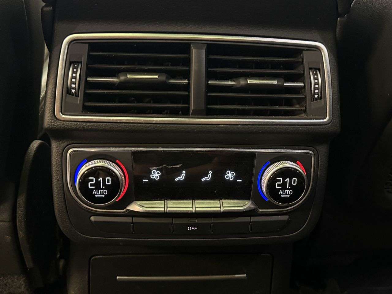 2015 AUDI Q7 2015 AUDI Q7