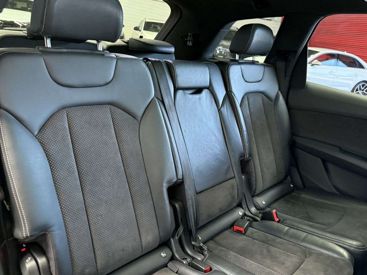 2015 AUDI Q7 2015 AUDI Q7