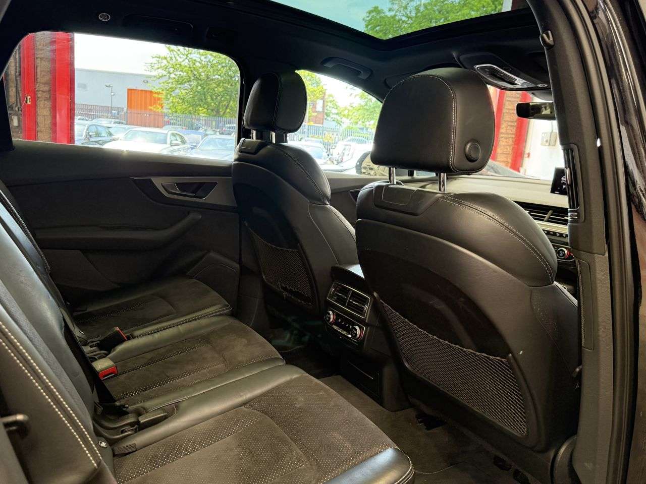 2015 AUDI Q7 2015 AUDI Q7