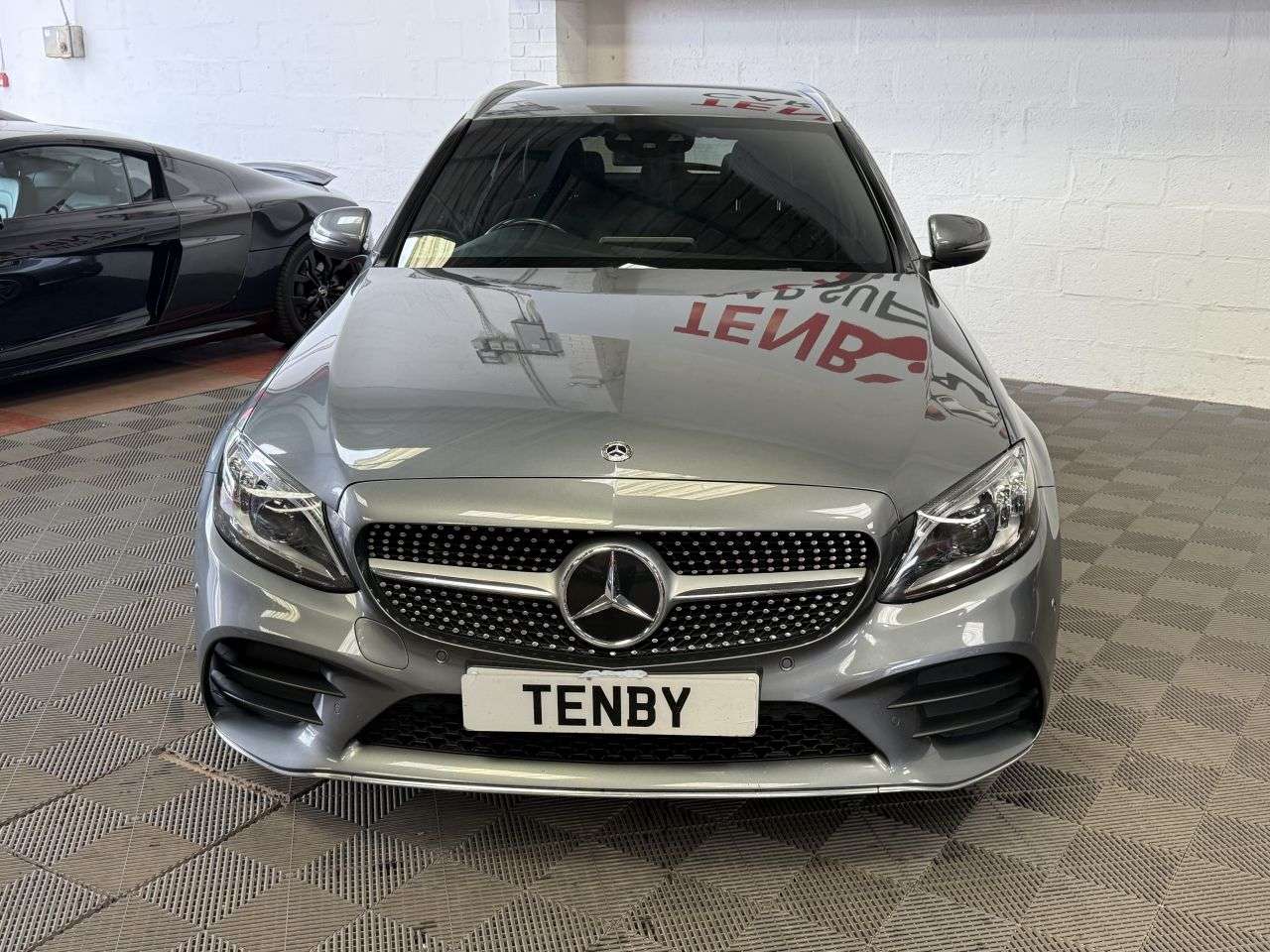 A 2020 MERCEDES-BENZ C CLASS 2.0 C300de 13.5kWh AMG Line Edition Estate 5dr Diesel Plug-in Hybrid G-Tron A 2020 MERCEDES-BENZ C CLASS 2.0 C300de 13.5kWh AMG Line Edition Estate 5dr Diesel Plug-in Hybrid G-Tron