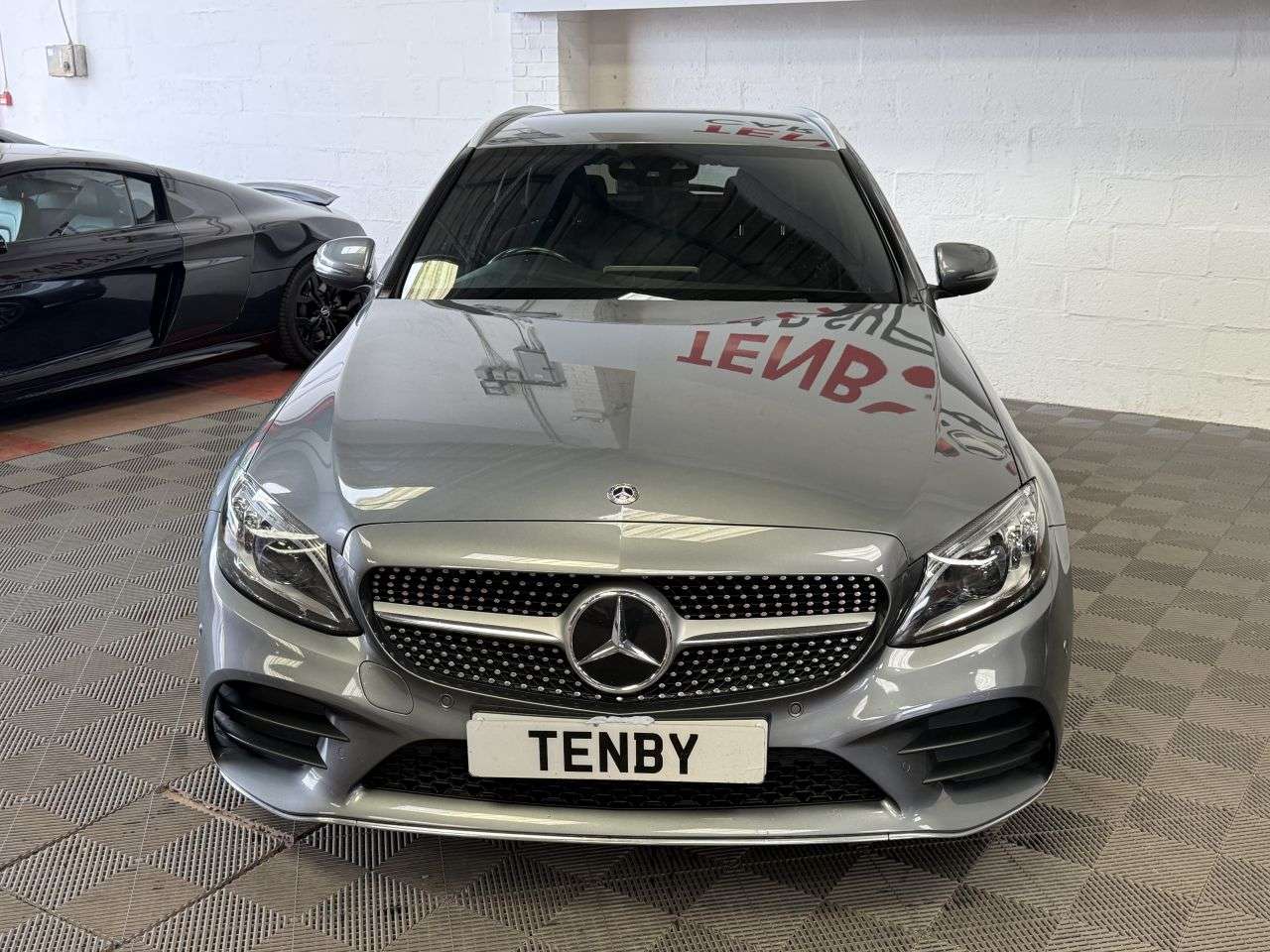 A 2020 MERCEDES-BENZ C CLASS 2.0 C300de 13.5kWh AMG Line Edition Estate 5dr Diesel Plug-in Hybrid G-Tron A 2020 MERCEDES-BENZ C CLASS 2.0 C300de 13.5kWh AMG Line Edition Estate 5dr Diesel Plug-in Hybrid G-Tron