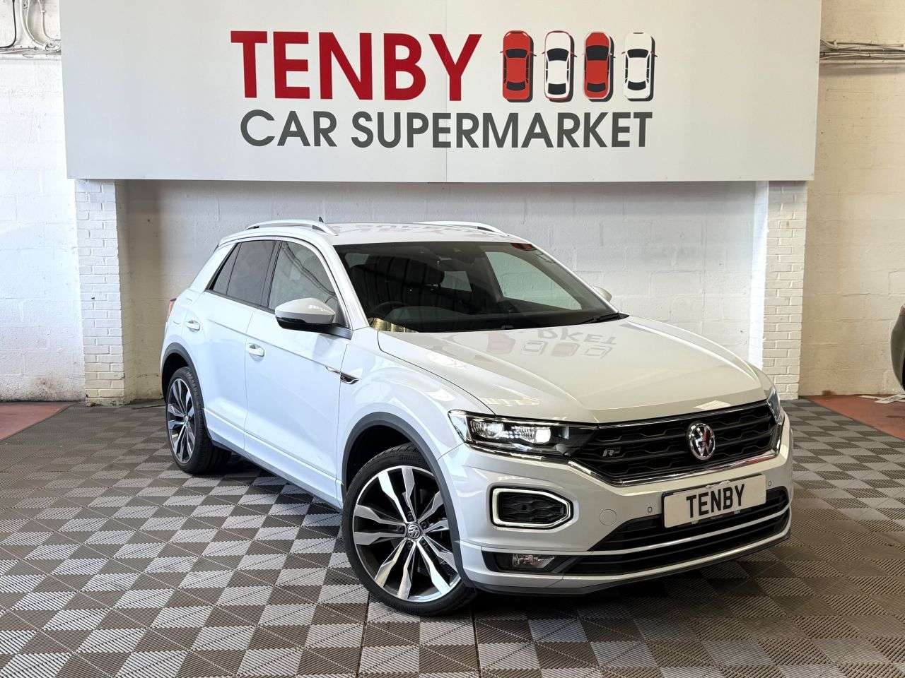 A 2020 VOLKSWAGEN T-ROC 1.5 TSI GPF EVO R-Line SUV 5dr Petrol DSG Euro 6 (s/s) (150 ps) FHTD SEATS+ A 2020 VOLKSWAGEN T-ROC 1.5 TSI GPF EVO R-Line SUV 5dr Petrol DSG Euro 6 (s/s) (150 ps) FHTD SEATS+