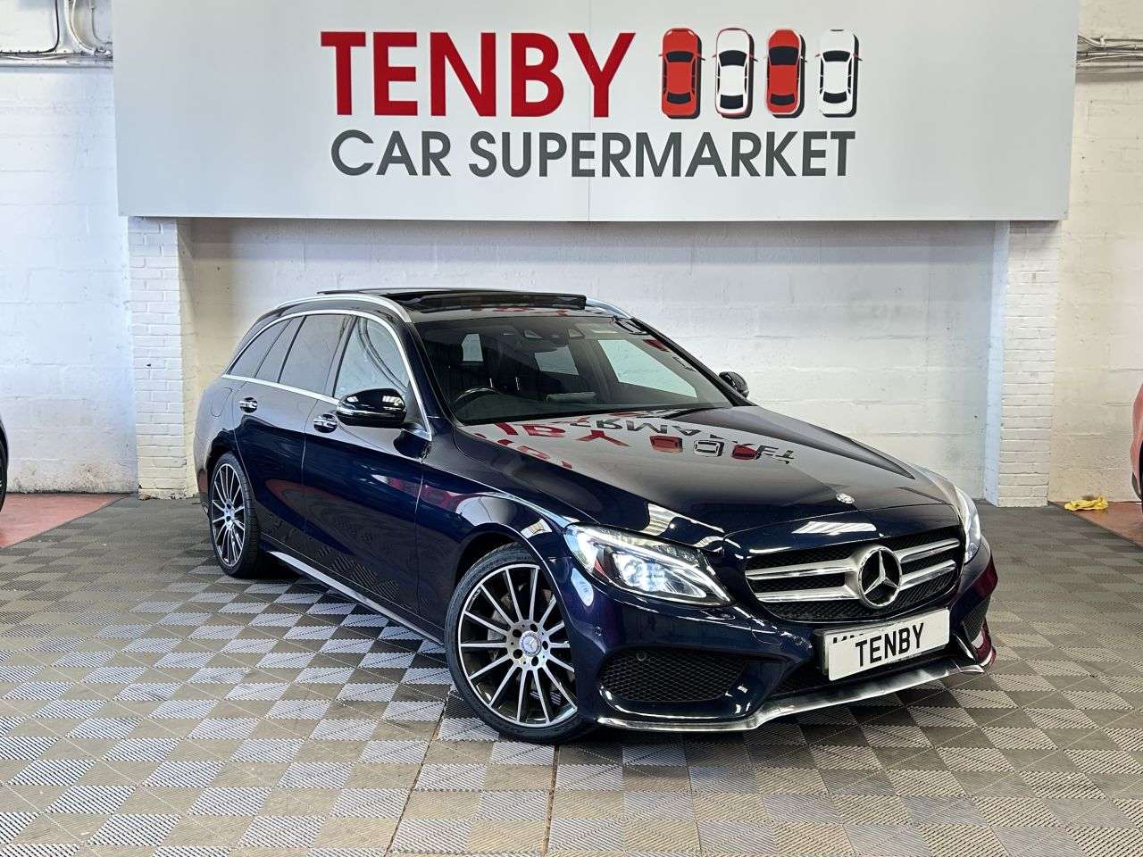 A 2016 MERCEDES-BENZ C CLASS 2.1 C250d AMG Line (Premium Plus) Estate 5dr Diesel 7G-Tronic+ Euro 6 (s/s) A 2016 MERCEDES-BENZ C CLASS 2.1 C250d AMG Line (Premium Plus) Estate 5dr Diesel 7G-Tronic+ Euro 6 (s/s)