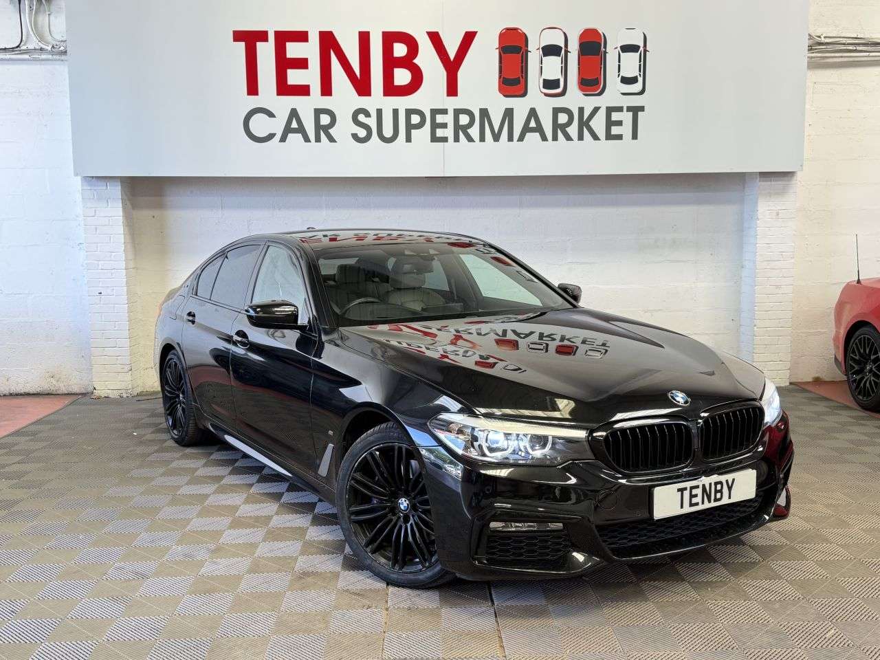 A 2017 BMW 5 SERIES 2.0 530e 9.2kWh M Sport Saloon 4dr Petrol Plug-in Hybrid Auto Euro 6 (s/s) A 2017 BMW 5 SERIES 2.0 530e 9.2kWh M Sport Saloon 4dr Petrol Plug-in Hybrid Auto Euro 6 (s/s)