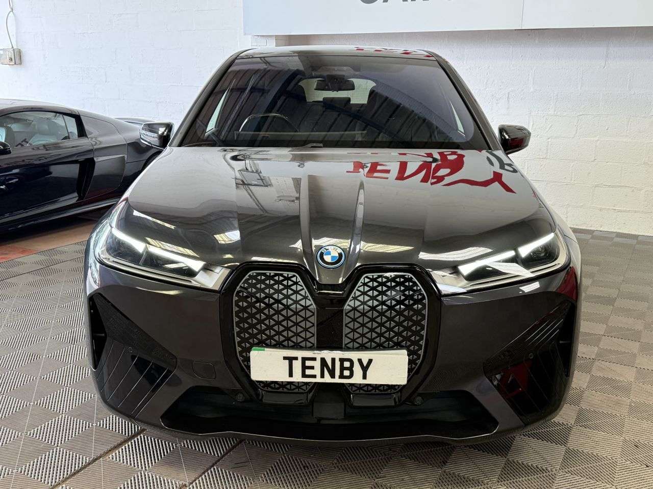 A 2022 BMW IX 50 111.5kWh M Sport SUV 5dr Electric Auto xDrive (523 ps) REV CAM+DIGI DASH A 2022 BMW IX 50 111.5kWh M Sport SUV 5dr Electric Auto xDrive (523 ps) REV CAM+DIGI DASH