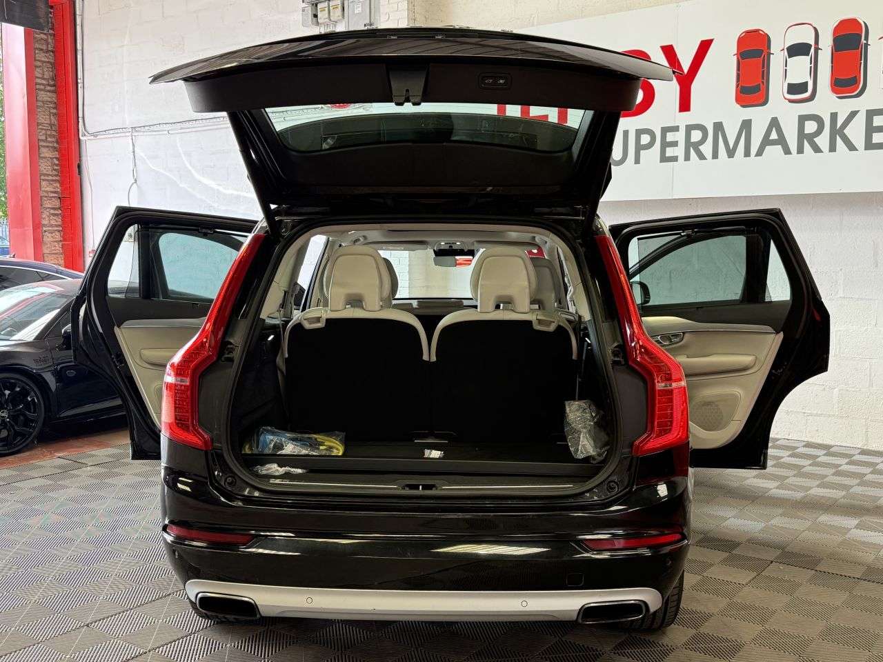 2016 VOLVO XC90 2016 VOLVO XC90