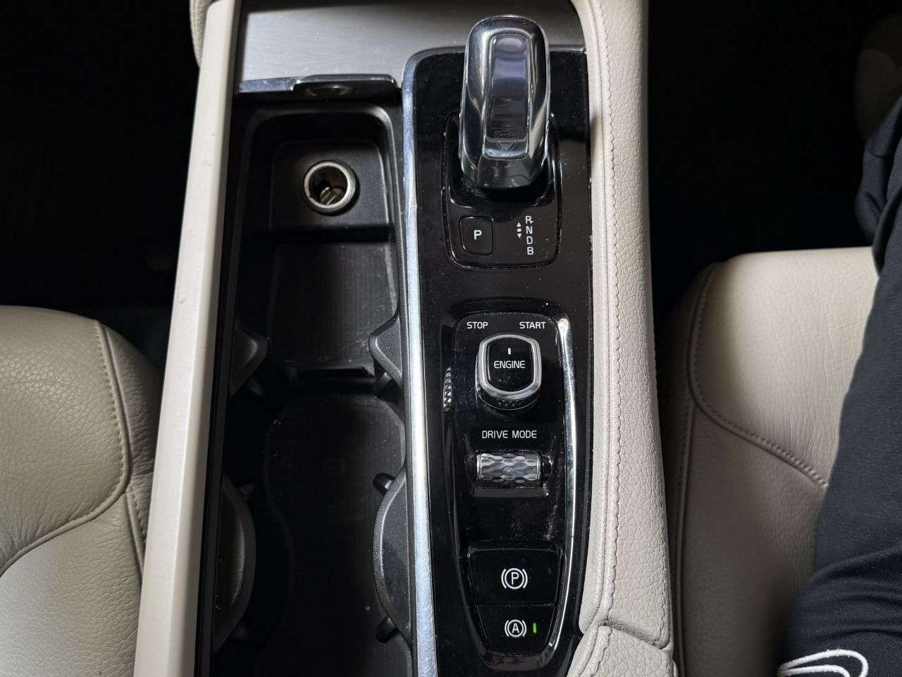 2016 VOLVO XC90 2016 VOLVO XC90