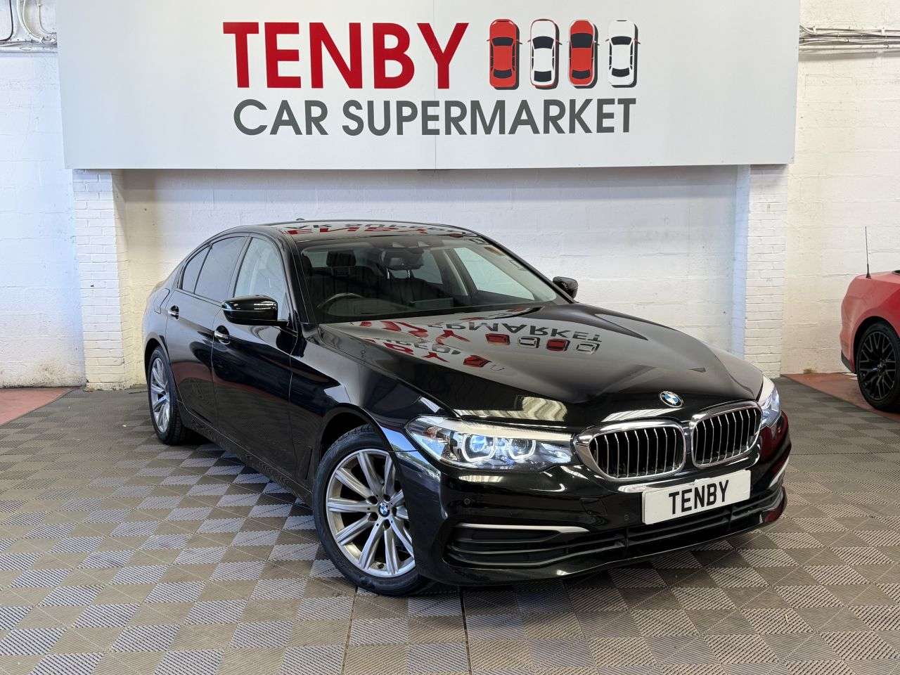 A 2018 BMW 5 SERIES 2.0 520d SE Saloon 4dr Diesel Auto Euro 6 (s/s) (190 ps) REV CAM+FHTD SEATS A 2018 BMW 5 SERIES 2.0 520d SE Saloon 4dr Diesel Auto Euro 6 (s/s) (190 ps) REV CAM+FHTD SEATS