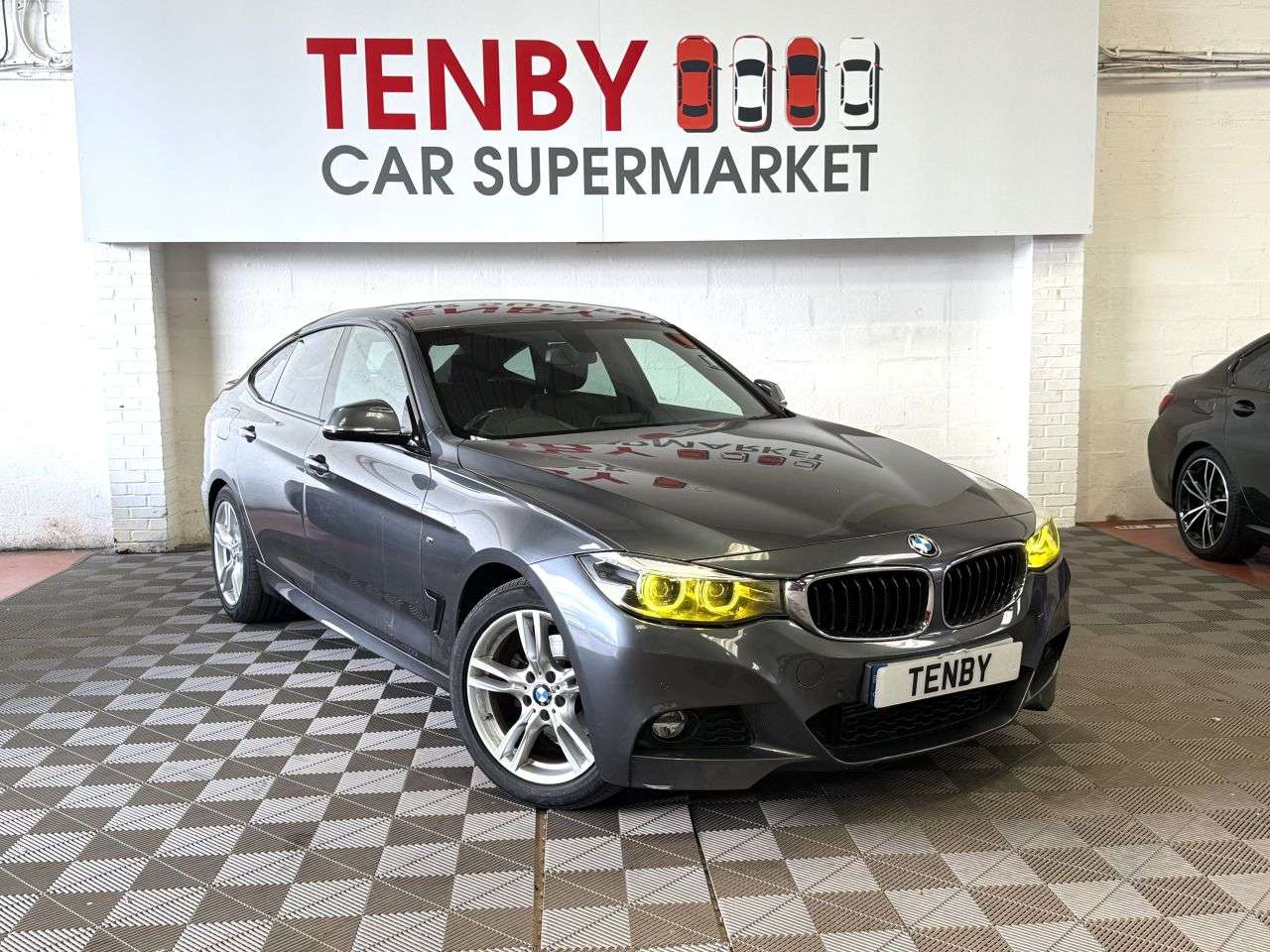 A 2017 BMW 3 SERIES GRAN TURISMO 2.0 320d M Sport GT 5dr Diesel Auto Euro 6 (s/s) (190 ps) YELLOW DRL+18"ALL A 2017 BMW 3 SERIES GRAN TURISMO 2.0 320d M Sport GT 5dr Diesel Auto Euro 6 (s/s) (190 ps) YELLOW DRL+18"ALL