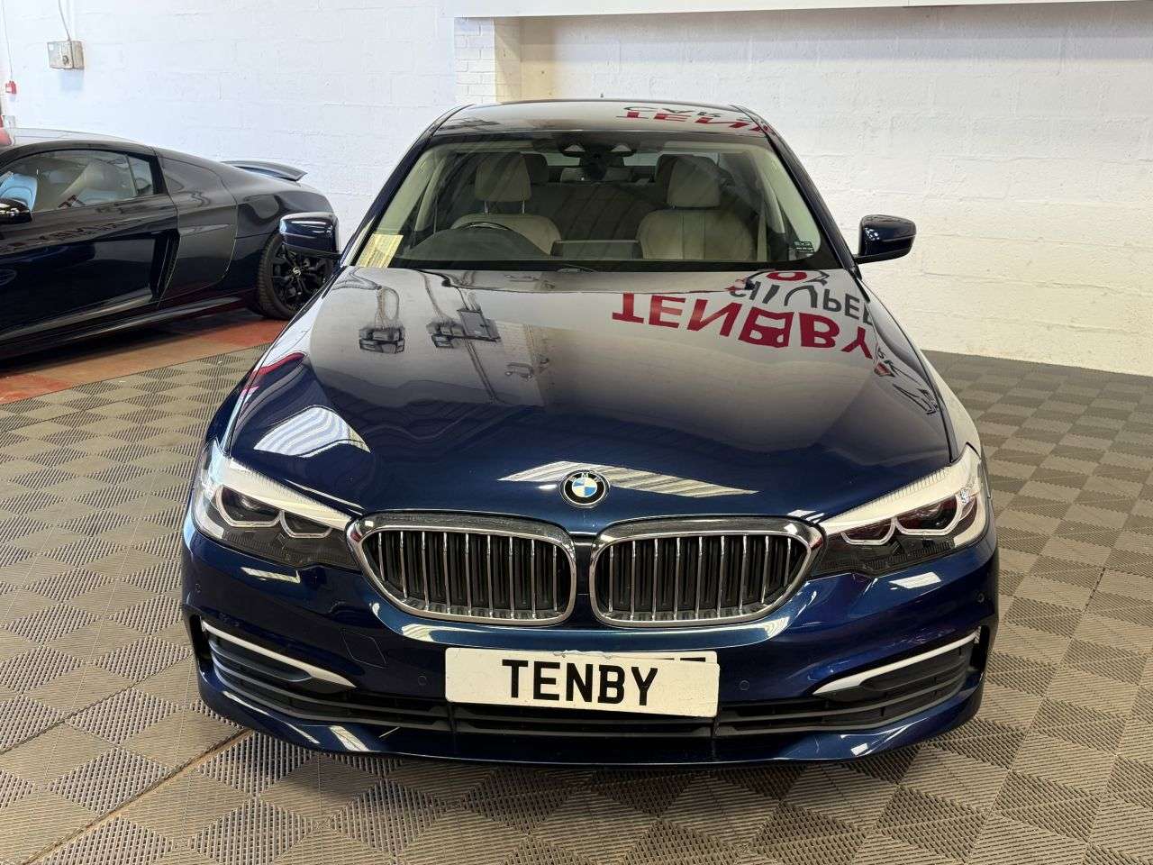 A 2017 BMW 5 SERIES 2.0 520d SE Saloon 4dr Diesel Auto Euro 6 (s/s) (190 ps) MEDITERRANEAN BLUE A 2017 BMW 5 SERIES 2.0 520d SE Saloon 4dr Diesel Auto Euro 6 (s/s) (190 ps) MEDITERRANEAN BLUE