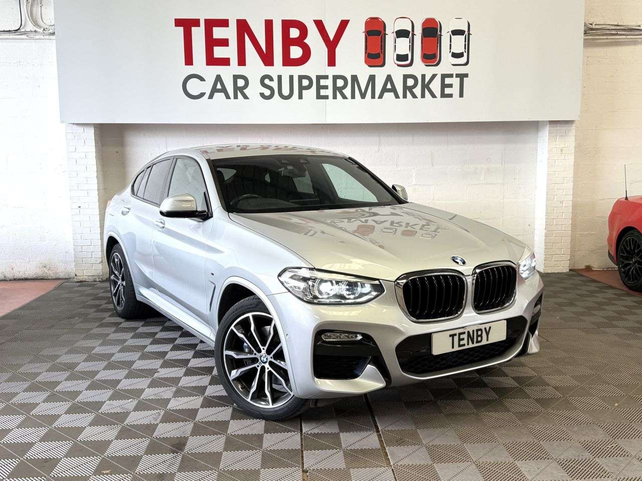 A 2019 BMW X4 2.0 20d M Sport SUV 5dr Diesel Auto xDrive Euro 6 (s/s) (190 ps) 20"ALLOYS+ A 2019 BMW X4 2.0 20d M Sport SUV 5dr Diesel Auto xDrive Euro 6 (s/s) (190 ps) 20"ALLOYS+