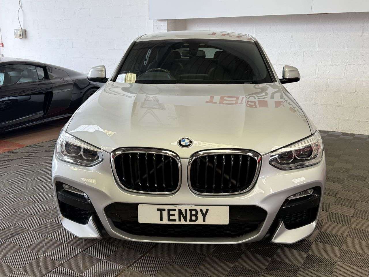A 2019 BMW X4 2.0 20d M Sport SUV 5dr Diesel Auto xDrive Euro 6 (s/s) (190 ps) 20"ALLOYS+ A 2019 BMW X4 2.0 20d M Sport SUV 5dr Diesel Auto xDrive Euro 6 (s/s) (190 ps) 20"ALLOYS+