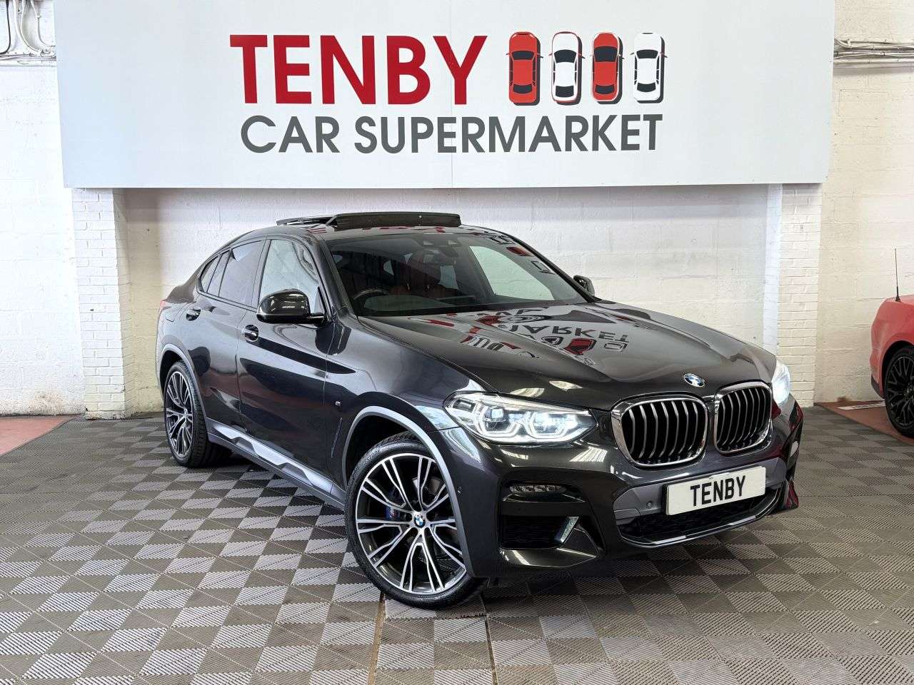A 2019 BMW X4 3.0 30d M Sport X SUV 5dr Diesel Auto xDrive Euro 6 (s/s) (265 ps) REV CAM+ A 2019 BMW X4 3.0 30d M Sport X SUV 5dr Diesel Auto xDrive Euro 6 (s/s) (265 ps) REV CAM+