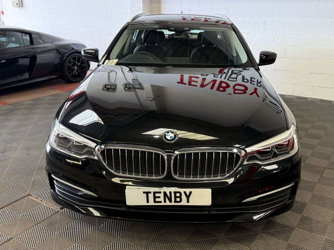 A 2017 BMW 5 SERIES 2.0 520d SE Touring 5dr Diesel Auto Euro 6 (s/s) (190 ps) ICON ADPT HLIGHTS A 2017 BMW 5 SERIES 2.0 520d SE Touring 5dr Diesel Auto Euro 6 (s/s) (190 ps) ICON ADPT HLIGHTS