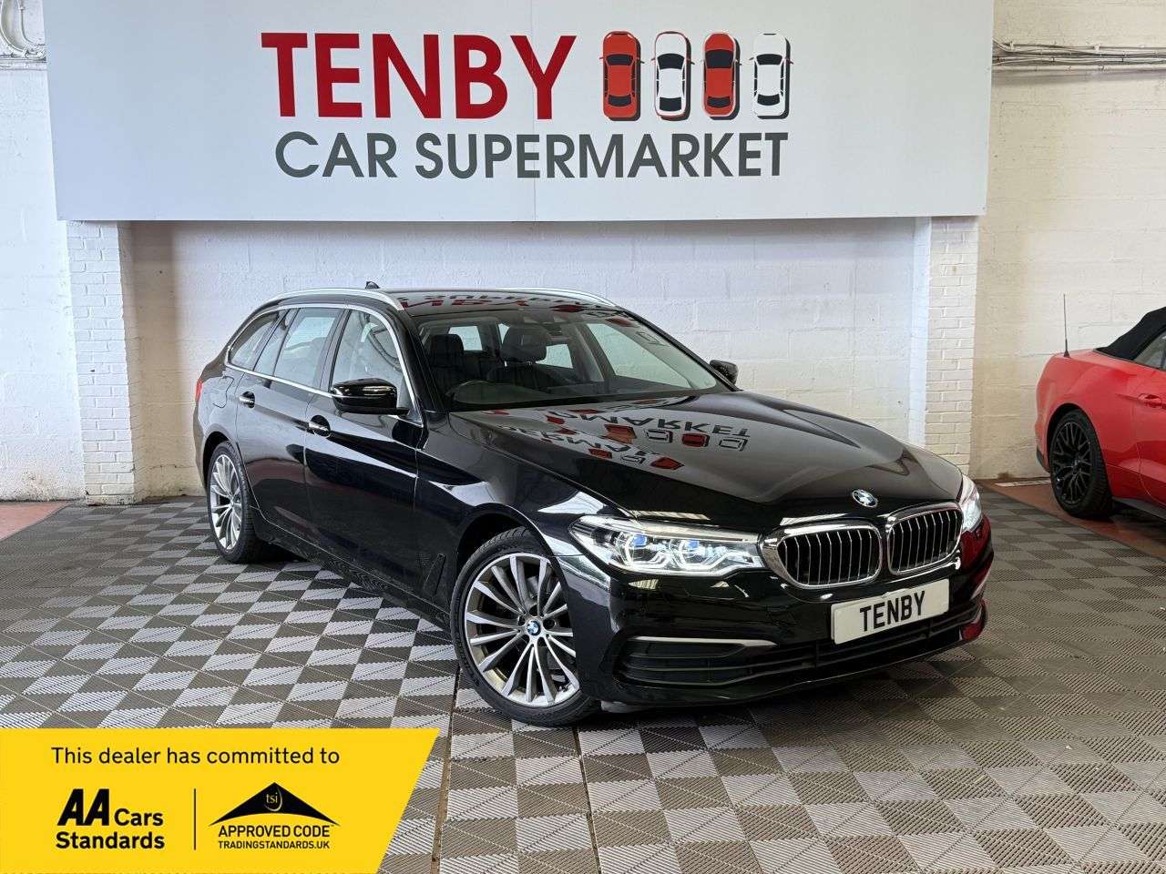 A 2017 BMW 5 SERIES 2.0 520d SE Touring 5dr Diesel Auto Euro 6 (s/s) (190 ps) ICON ADPT HLIGHTS A 2017 BMW 5 SERIES 2.0 520d SE Touring 5dr Diesel Auto Euro 6 (s/s) (190 ps) ICON ADPT HLIGHTS