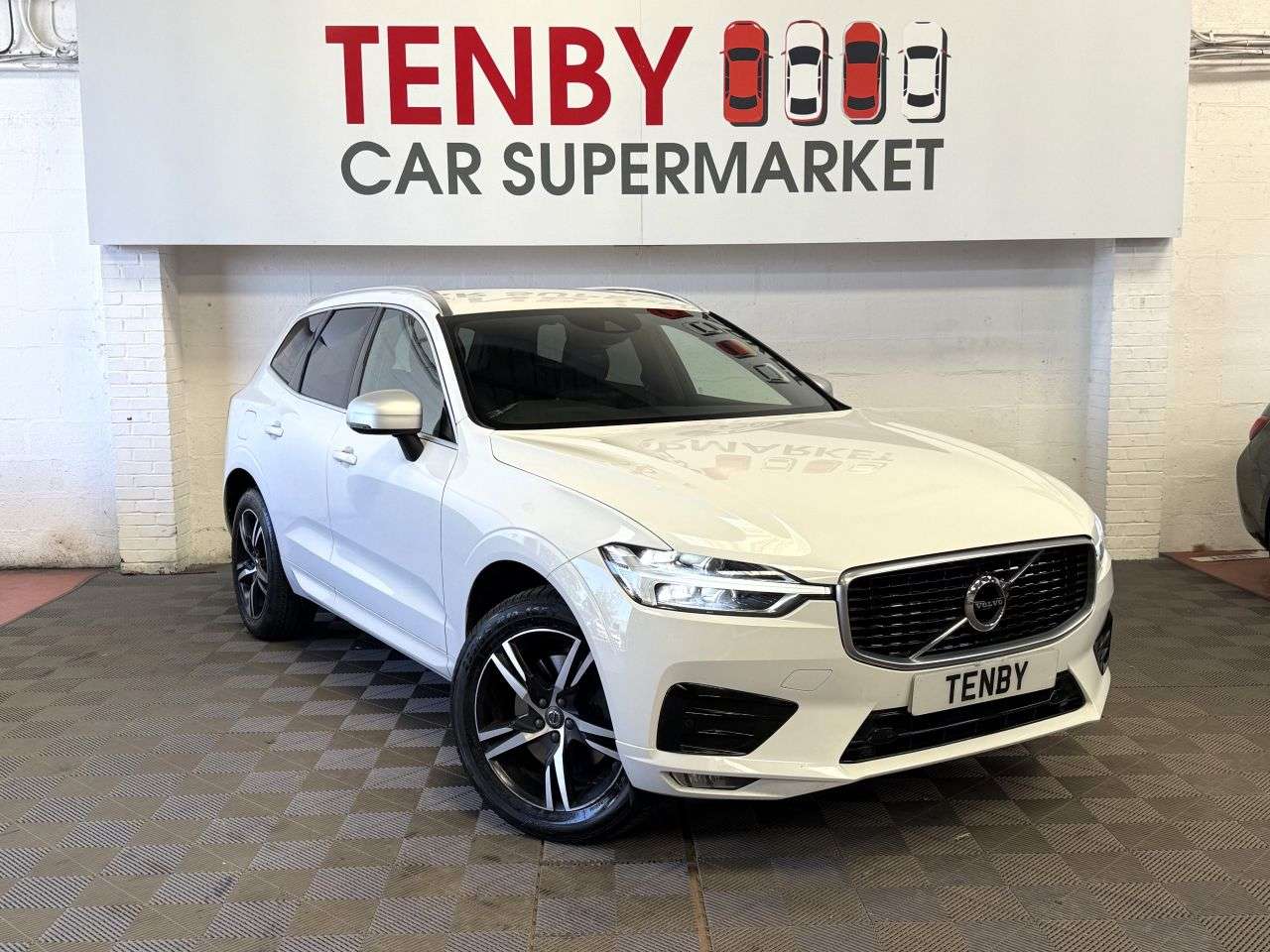 A 2018 VOLVO XC60 2.0 D4 R-Design SUV 5dr Diesel Auto AWD Euro 6 (s/s) (190 ps) 19"ALLOYS+ADP A 2018 VOLVO XC60 2.0 D4 R-Design SUV 5dr Diesel Auto AWD Euro 6 (s/s) (190 ps) 19"ALLOYS+ADP