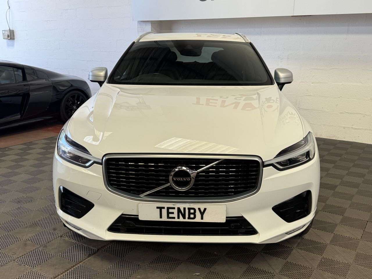 A 2018 VOLVO XC60 2.0 D4 R-Design SUV 5dr Diesel Auto AWD Euro 6 (s/s) (190 ps) 19"ALLOYS+ADP A 2018 VOLVO XC60 2.0 D4 R-Design SUV 5dr Diesel Auto AWD Euro 6 (s/s) (190 ps) 19"ALLOYS+ADP