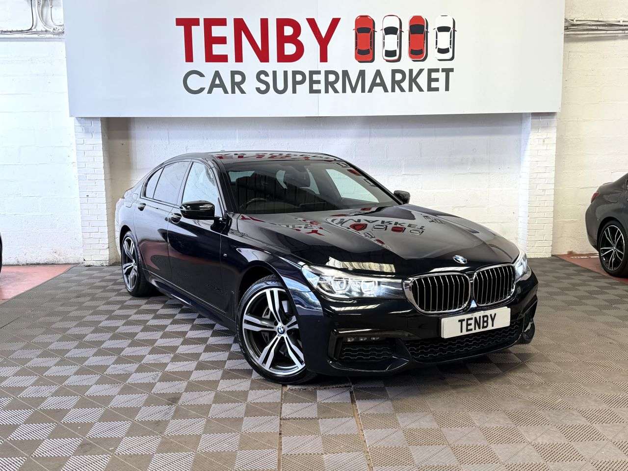 A 2018 BMW 7 SERIES 3.0 730d M Sport Saloon 4dr Diesel Auto Euro 6 (s/s) (265 ps) AMB LIGHT+FMA A 2018 BMW 7 SERIES 3.0 730d M Sport Saloon 4dr Diesel Auto Euro 6 (s/s) (265 ps) AMB LIGHT+FMA