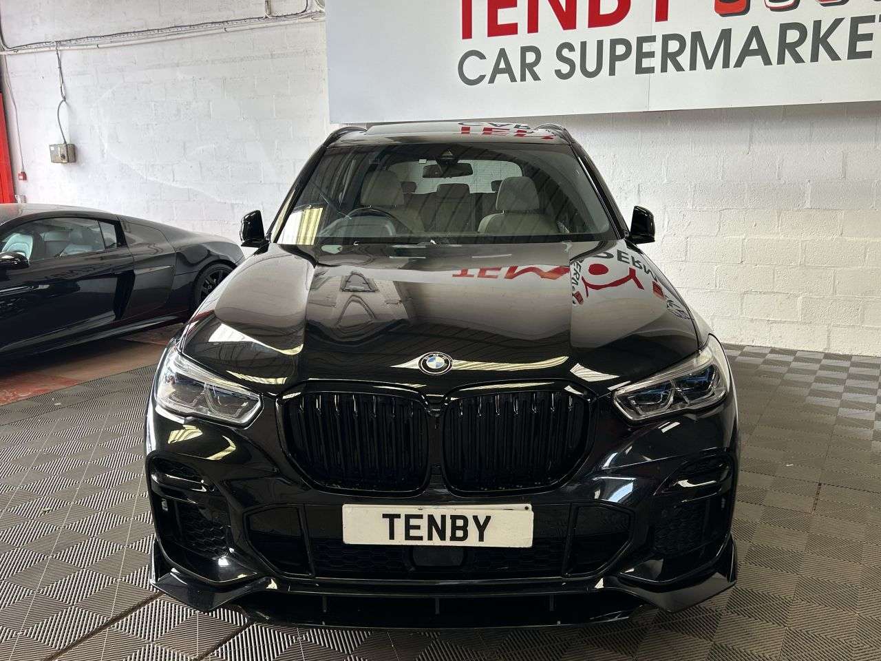 A 2022 BMW X5 3.0 30d MHT M Sport SUV 5dr Diesel Hybrid Auto xDrive Euro 6 (s/s) (286 ps) A 2022 BMW X5 3.0 30d MHT M Sport SUV 5dr Diesel Hybrid Auto xDrive Euro 6 (s/s) (286 ps)