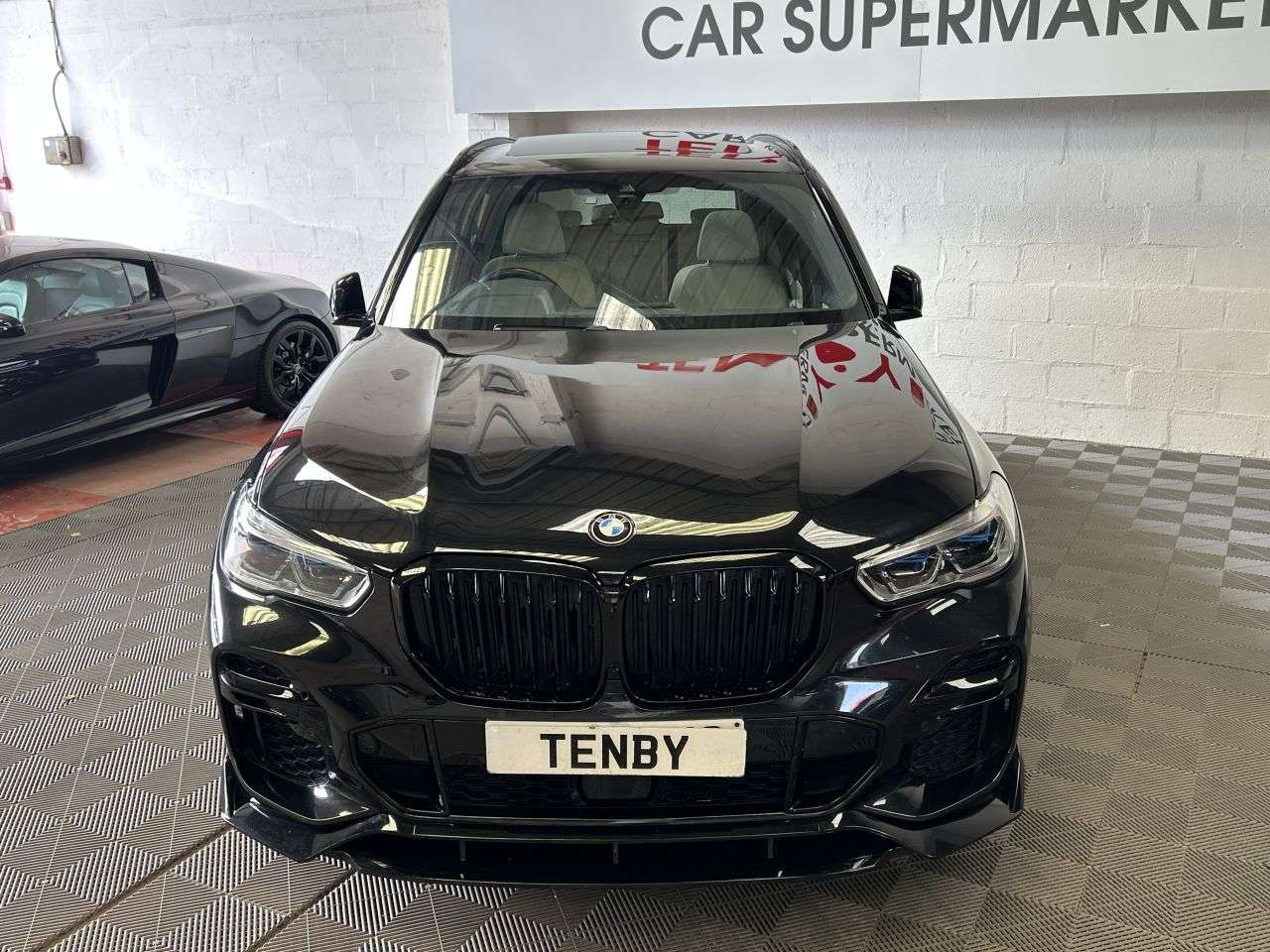 A 2022 BMW X5 3.0 30d MHT M Sport SUV 5dr Diesel Hybrid Auto xDrive Euro 6 (s/s) (286 ps) A 2022 BMW X5 3.0 30d MHT M Sport SUV 5dr Diesel Hybrid Auto xDrive Euro 6 (s/s) (286 ps)