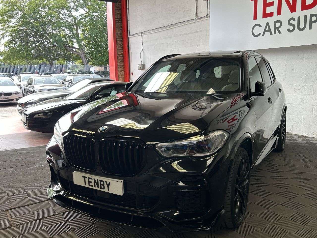 A 2022 BMW X5 3.0 30d MHT M Sport SUV 5dr Diesel Hybrid Auto xDrive Euro 6 (s/s) (286 ps) A 2022 BMW X5 3.0 30d MHT M Sport SUV 5dr Diesel Hybrid Auto xDrive Euro 6 (s/s) (286 ps)